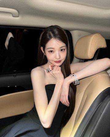 小美人鱼红发、大气女团长直发，2023“最新发型范本”一次看 最新资讯 图4张
