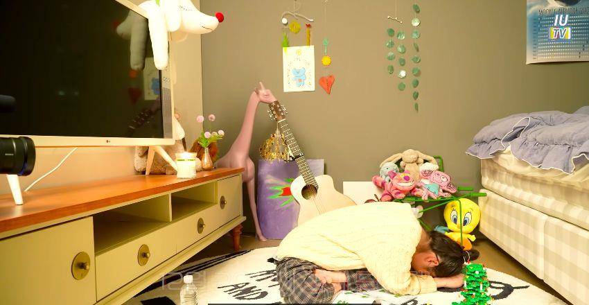 IU也睡“汪小菲同款”海丝腾床垫！　自拍Room tour公开公主闺房 名人名流 图2张