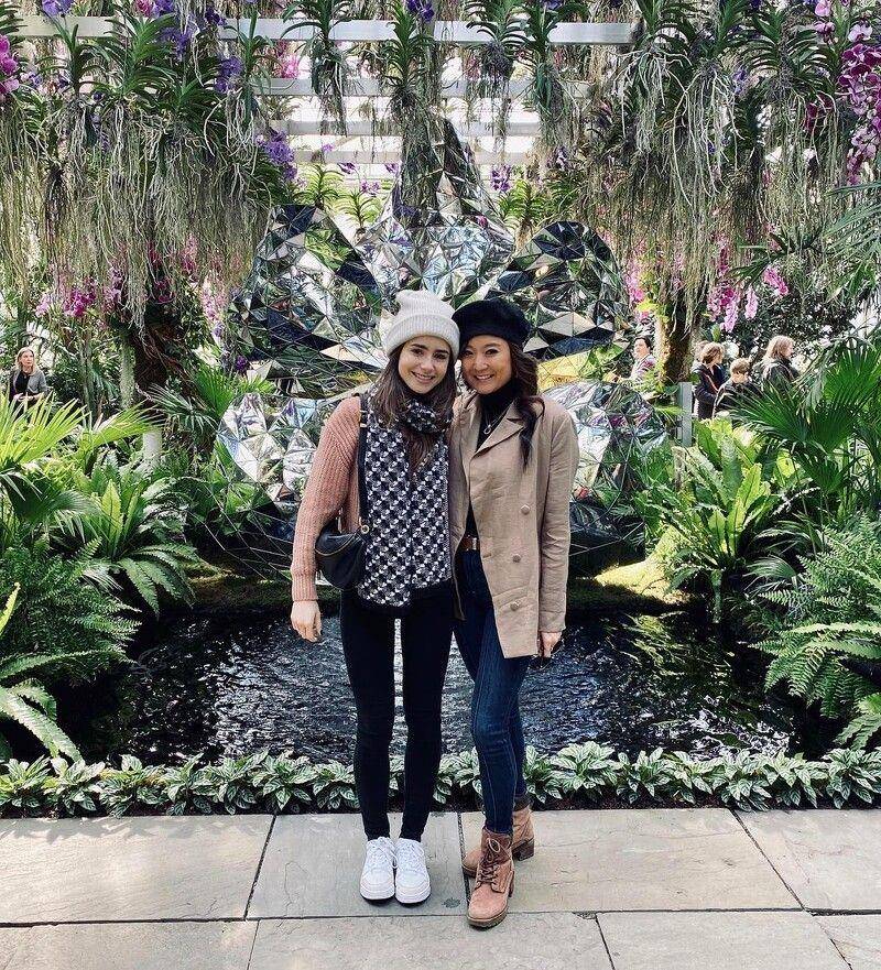 莉莉柯林斯少女感冬天穿搭　毛衣自带可爱滤镜、小白鞋整年都好搭 最新资讯 图7张