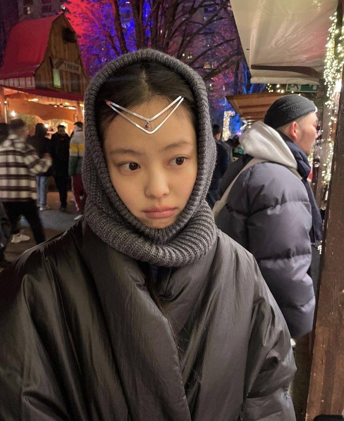 5顶“Jennie同款”冬季帽子搜罗　时髦小偷帽、贝雷帽来自这些品牌 时尚穿搭 图1张