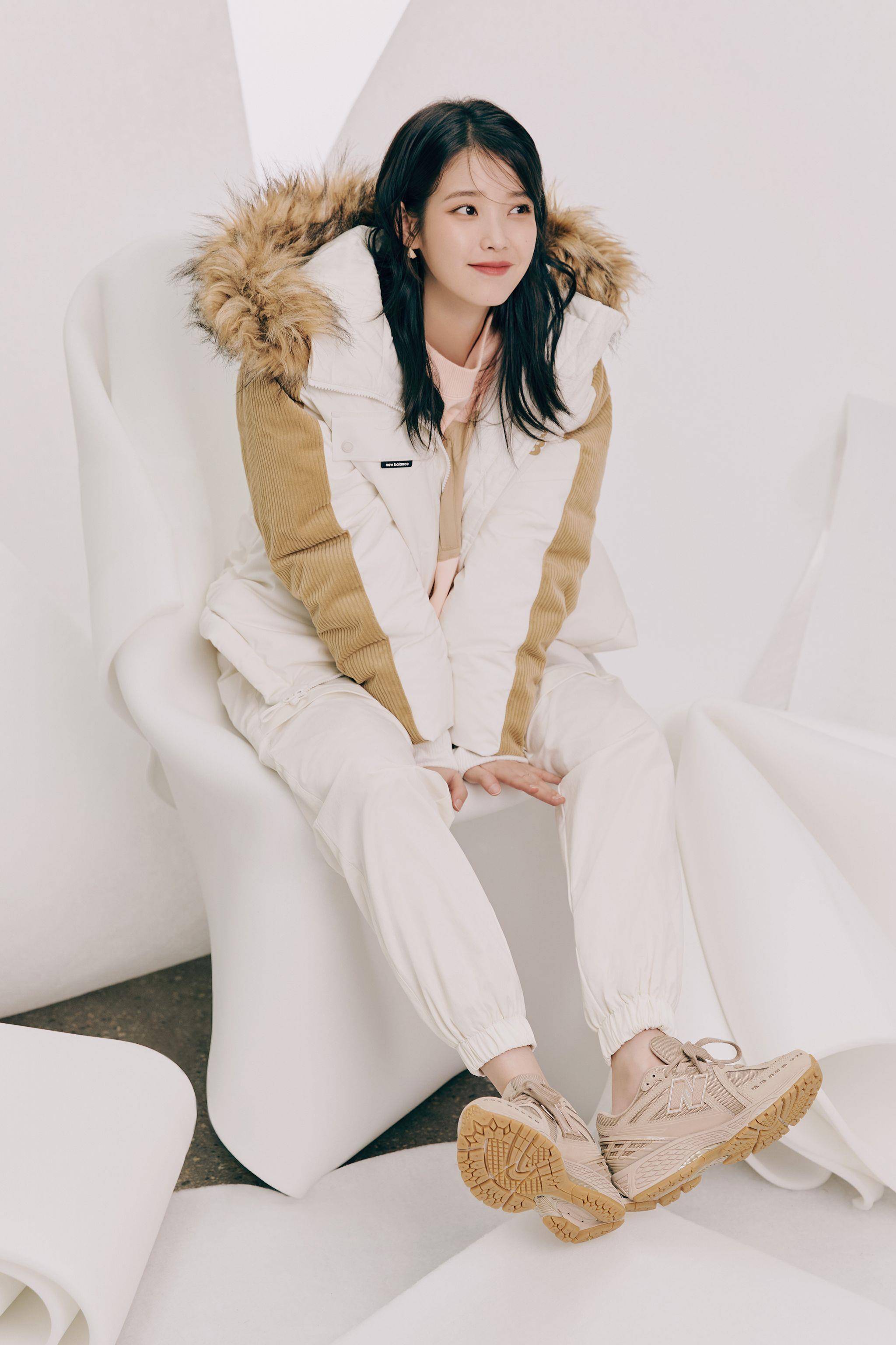 贾永婕准备好与白冰冰合唱《First Love》　抢穿复古篮球鞋变女大生 名人名流 图5张