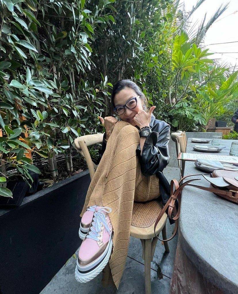杨紫琼戴史上最轻陀飞轮表领奖　露一手2639万秀影坛大姊大风范 奢侈品牌 图4张