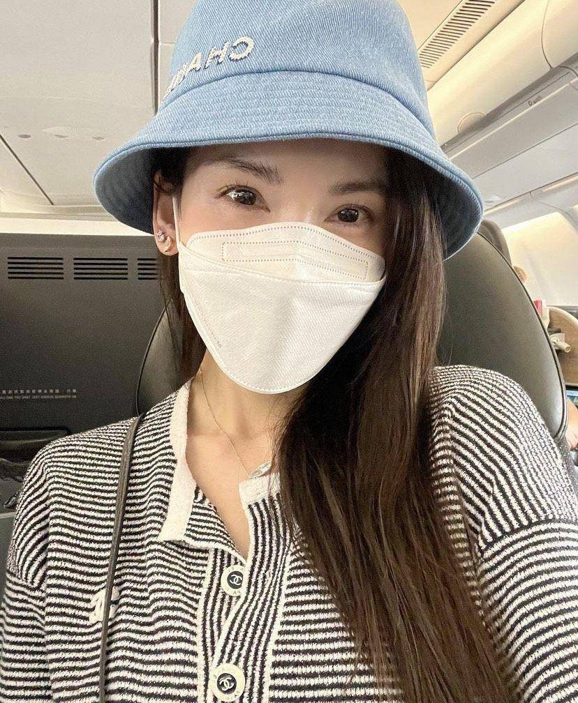 陈若仪莫名被蹭“流水席之乱”　一出声全套香奈儿登机羡煞网友 时尚穿搭 图1张