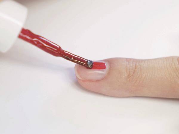 日本美甲师传授“5重点”　教你轻松涂“开运红色指彩” 最新资讯 图5张