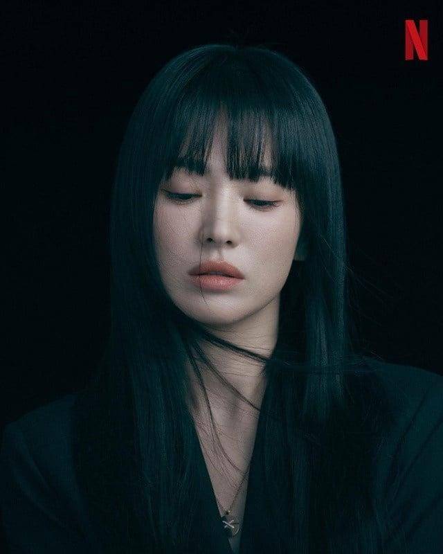 2023年必染韩星同款发色！太妍琥珀茶棕显白、Momo奶茶金挑染超时髦 最新资讯 图2张