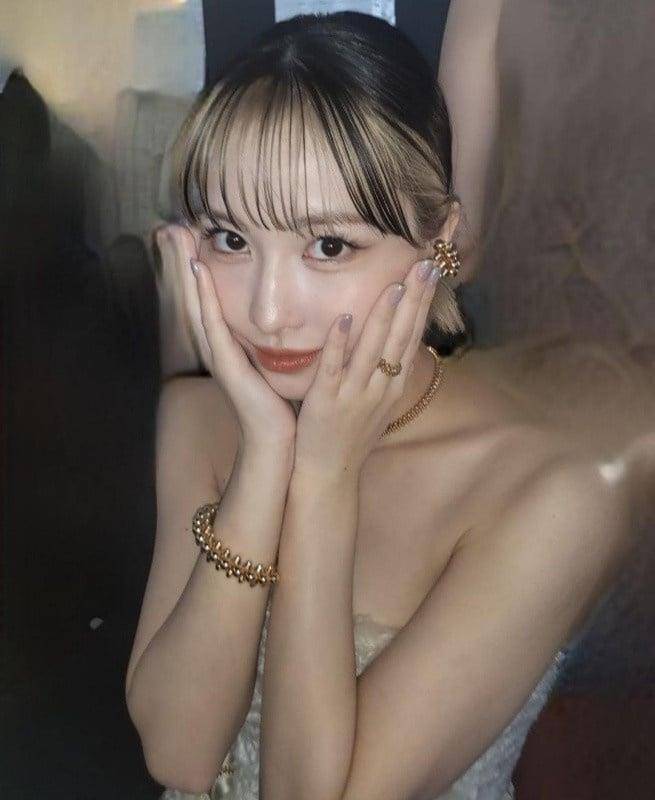 2023年必染韩星同款发色！太妍琥珀茶棕显白、Momo奶茶金挑染超时髦 最新资讯 图8张