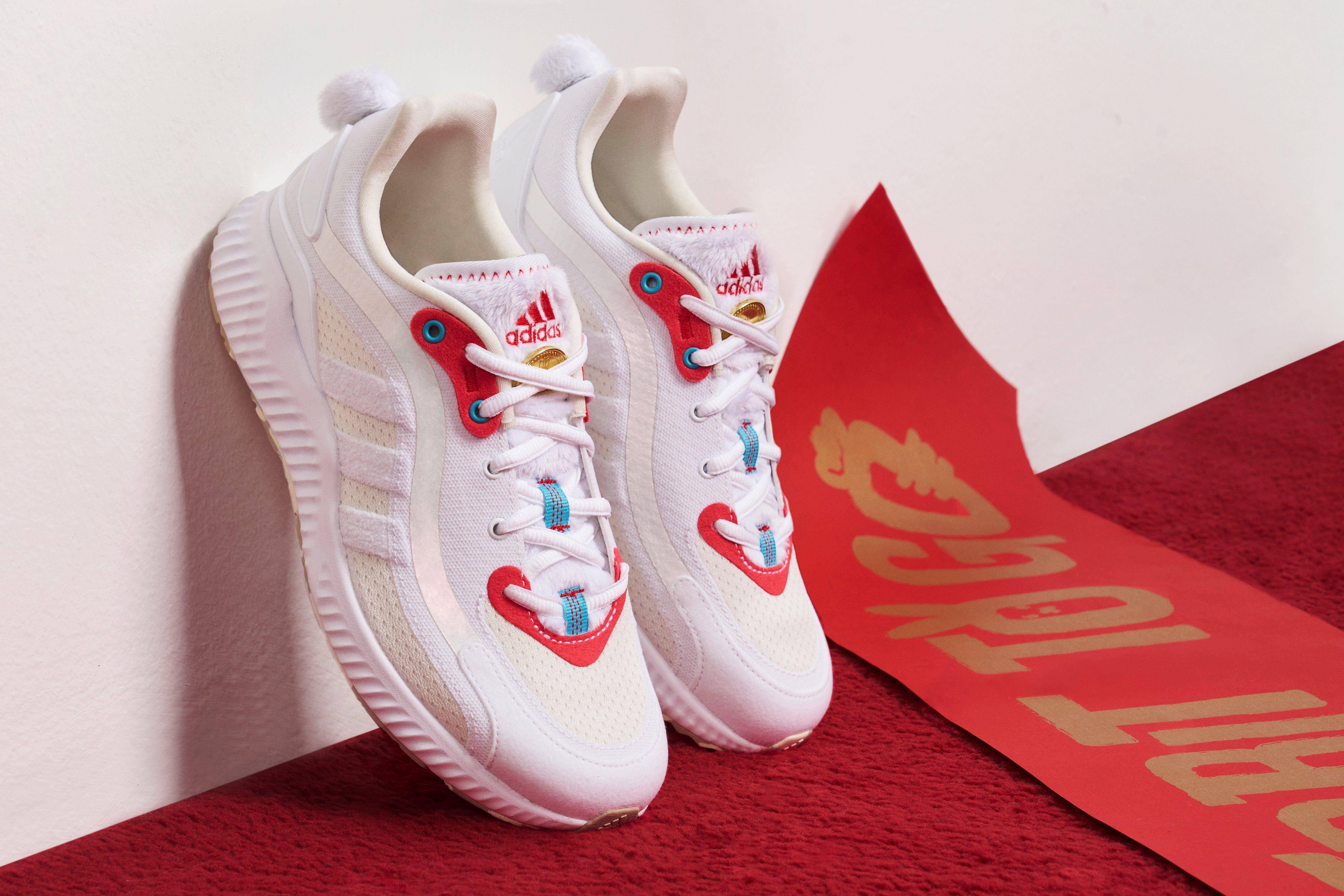 盘点兔年限定运动单品！adidas跑鞋长尾巴、NB燕麦白人见人爱 最新资讯 图2张