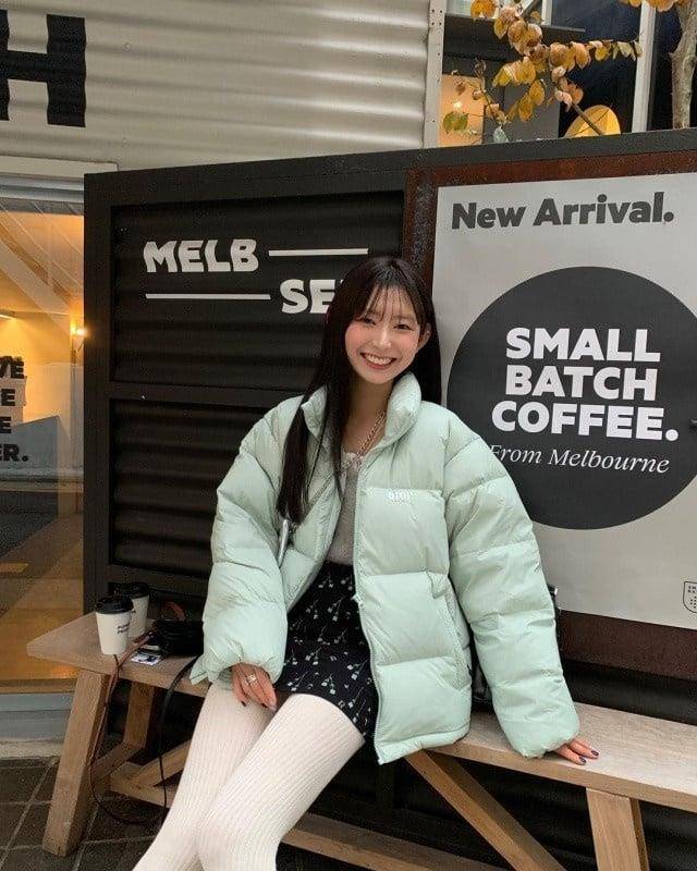 5招“冬天显瘦穿搭”学起来！毛衣、羽绒外套一搭法视觉激瘦3KG 最新资讯 图10张
