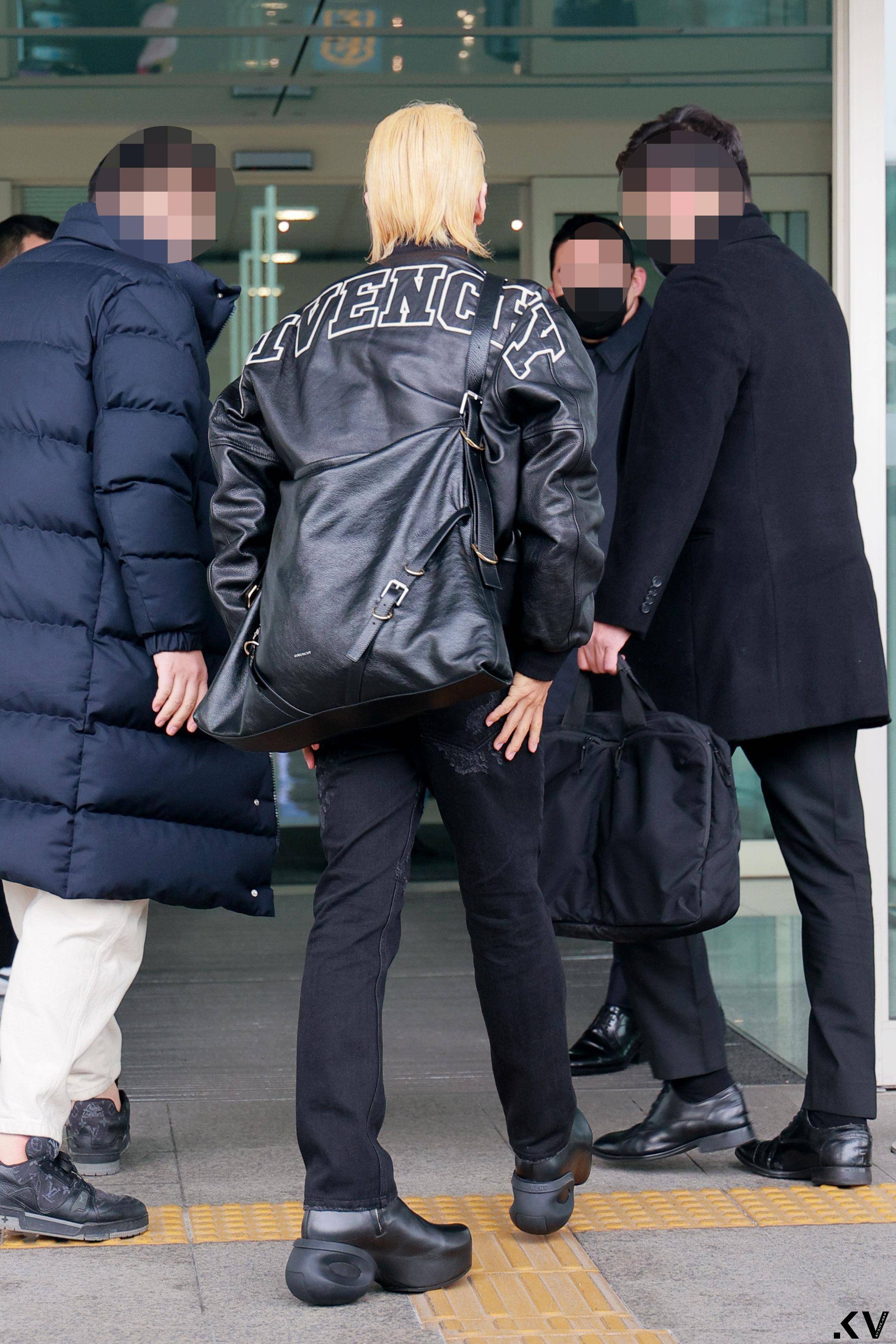 BTS JIMIN、BIGBANG太阳抢飞巴黎看秀　机场造型帅翻攻版面 时尚穿搭 图4张