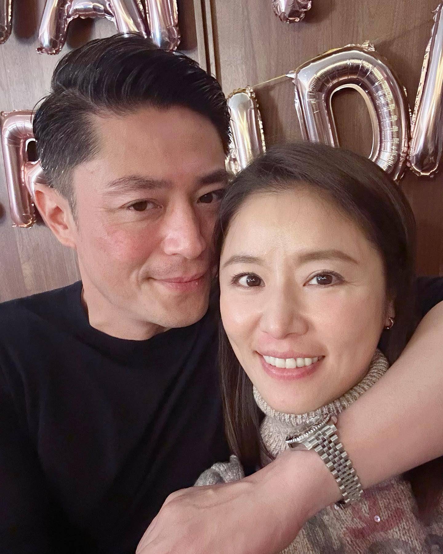 林心如475万粉红表绝配香奈儿衣　加码秀Hello Kitty造型泄少女心 时尚穿搭 图1张