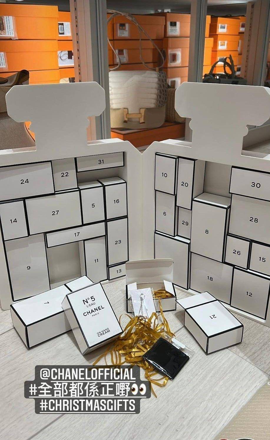 香港前女首富整面爱马仕橘盒墙　老公挑77款逾6000万包做公益 时尚穿搭 图2张