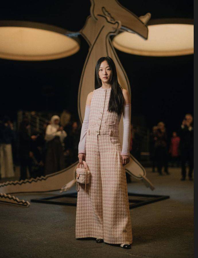 巴黎高订周／CHANEL华丽动物园竟有“柯基图腾”！GD、金高银展现高衣Q 时尚穿搭 图12张