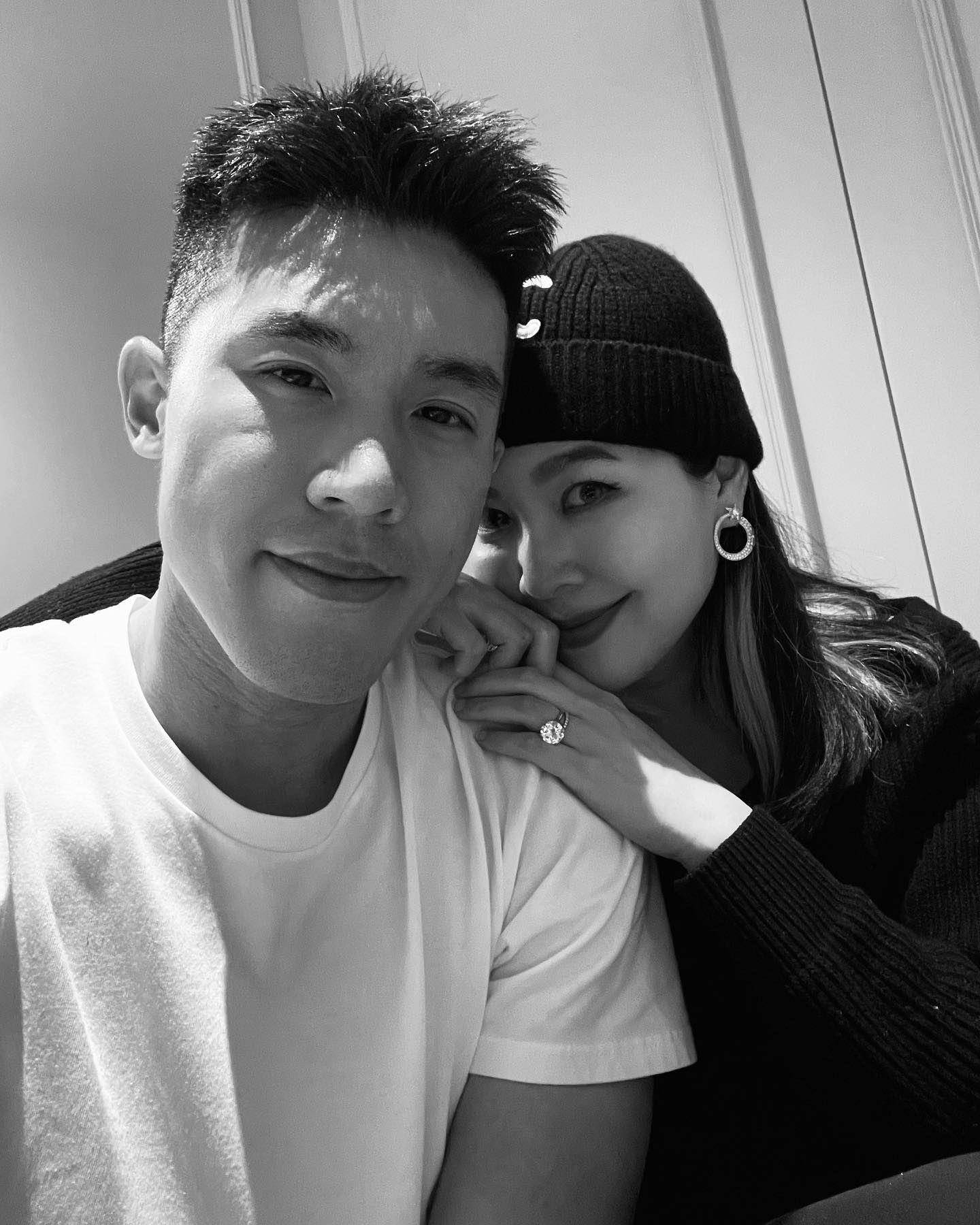 廖晓乔乐收香奈儿小废包　谢老公贴心送进心坎里 时尚穿搭 图3张
