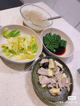 锺欣潼传授“最强消水肿秘诀”，早上冷水洗脸、睡前必泡澡 最新资讯 图3张