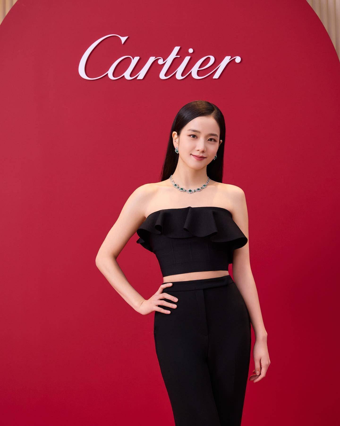 紧实腰线太重要！　Jisoo、三吉彩花露肚装比辣 名人名流 图1张