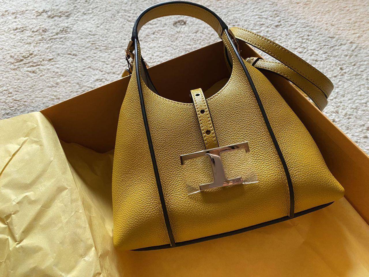 包・开箱／被缩小灯照到的“TOD'S迷你包”！把托特包变手掌大可爱加倍 时尚穿搭 图3张