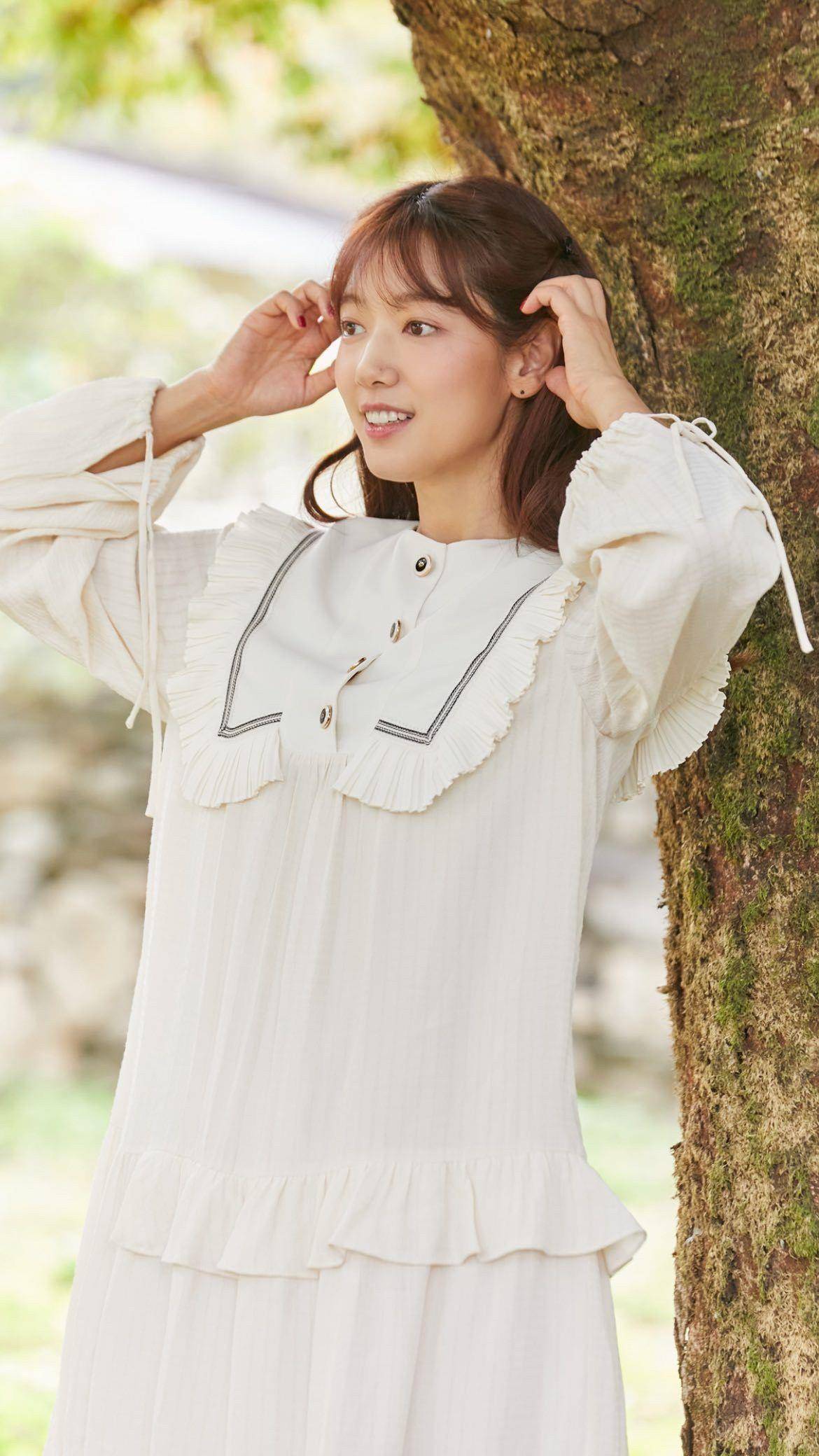朴信惠公主头造型逆龄回18岁少女　网质疑：不相信她生过！ 名人名流 图1张