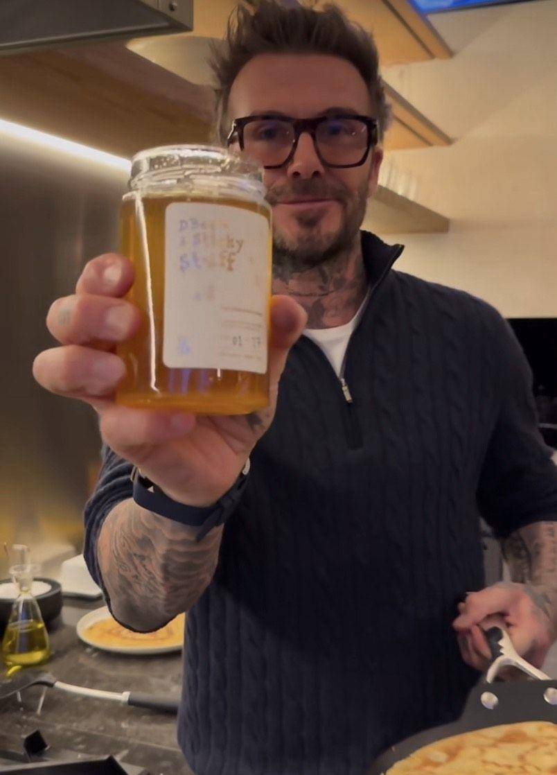 凯特王妃生涩甩锅模样曝光　达人贝克汉狂甩十几次松饼大胜 时尚穿搭 图6张