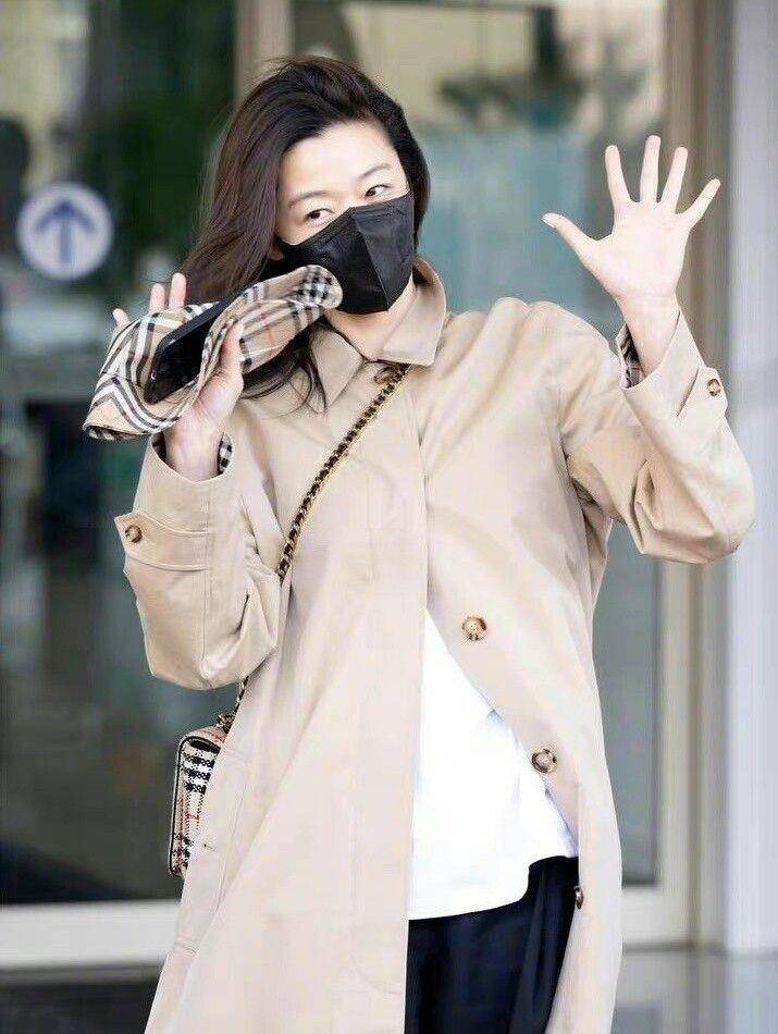 朴恩斌、孝渊帅美亮相！2023秋冬时装周女神机场穿搭、看秀造型盘点 名人名流 图16张
