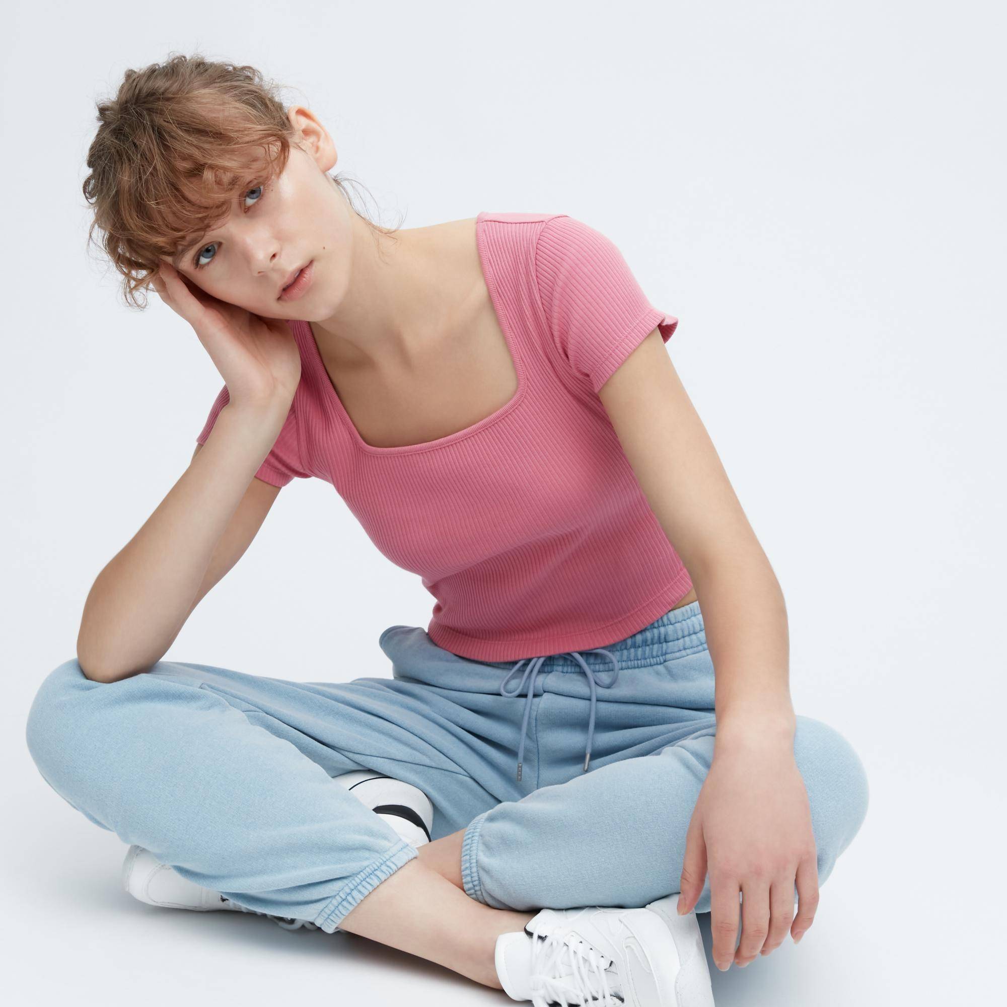 UNIQLO时髦方领上衣成“缺货潜力股”　首推“宠物背包”毛孩爸妈超心动！ 最新资讯 图3张