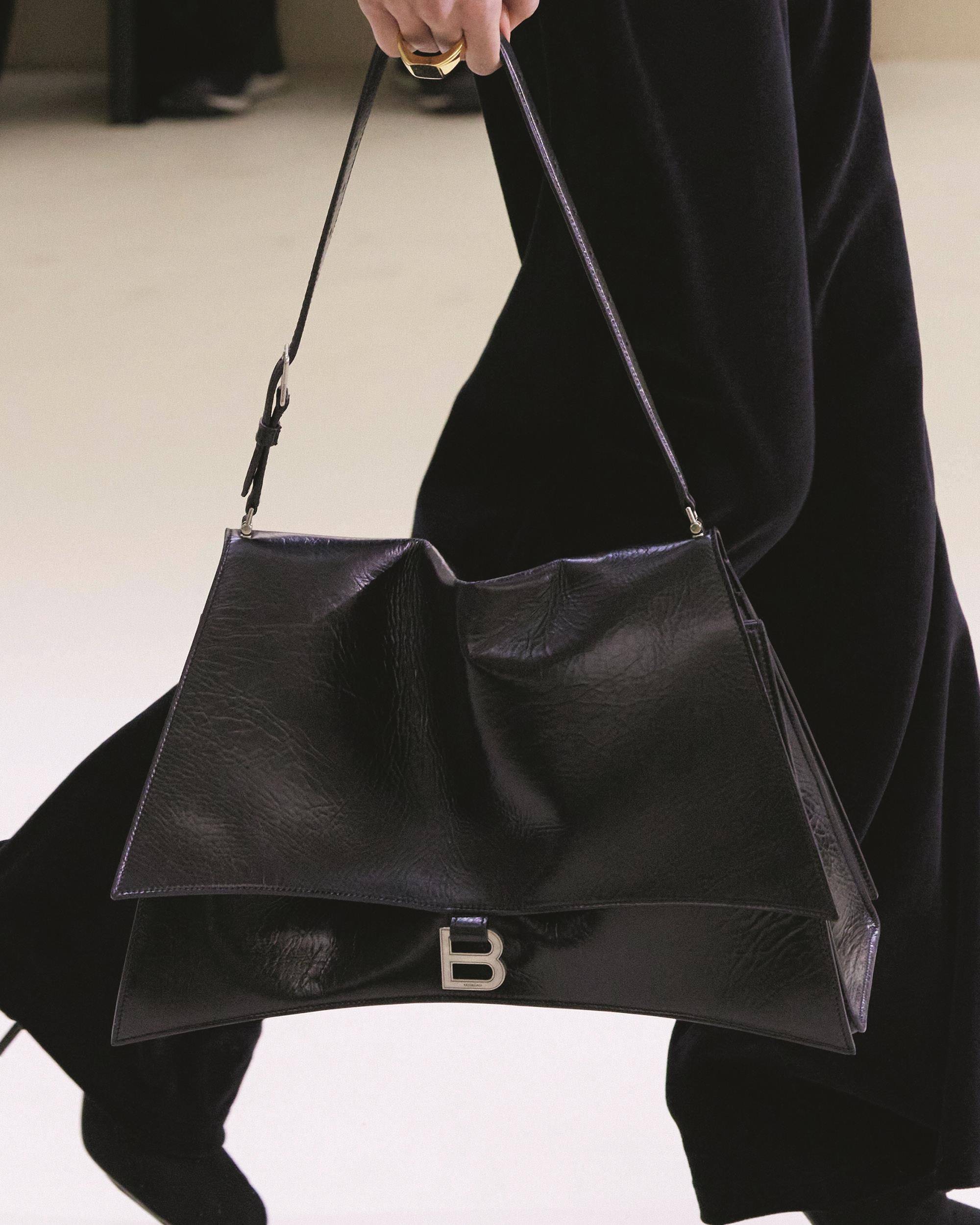 巴黎时装周／杨丞琳红唇看秀美炸！BALENCIAGA“回归初心”剪裁超耐看 名人名流 图8张