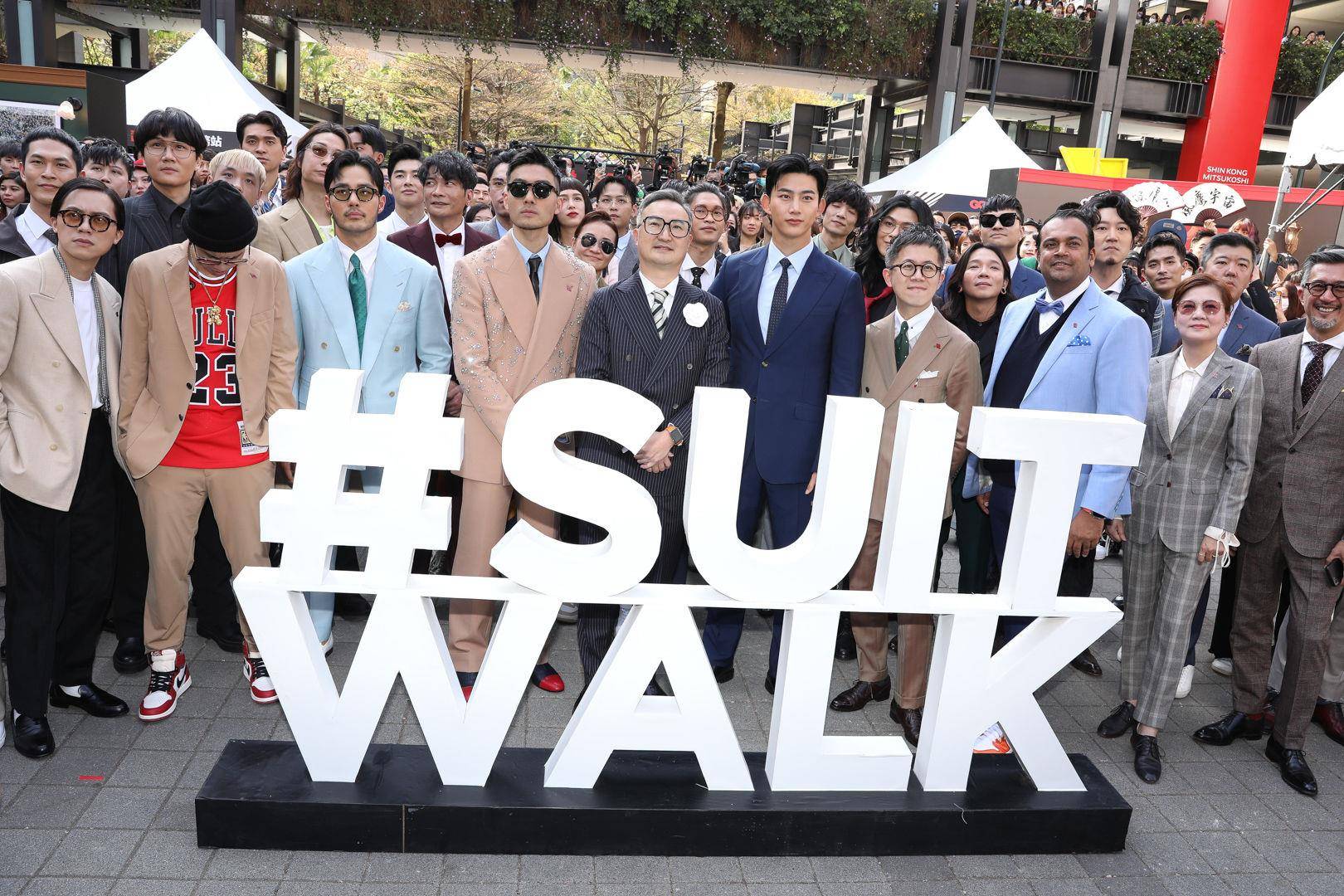 玉泽演13万Gucci行头帅翻信义区　长腿欧巴领绅士游行气势逼人 时尚穿搭 图3张