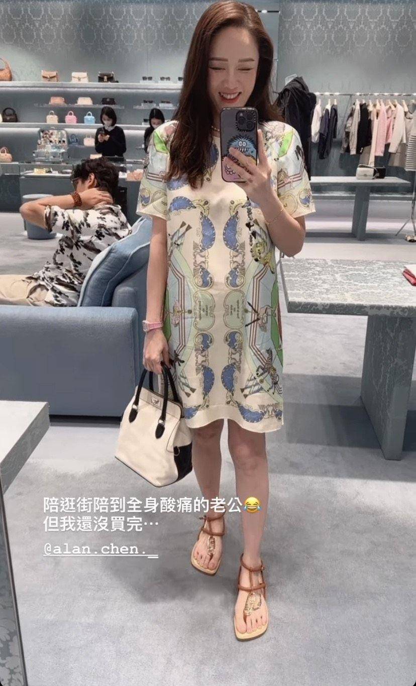 陈乔恩“变发”靠一条LV丝巾　血拼女王出巡老公全身酸痛 名人名流 图5张