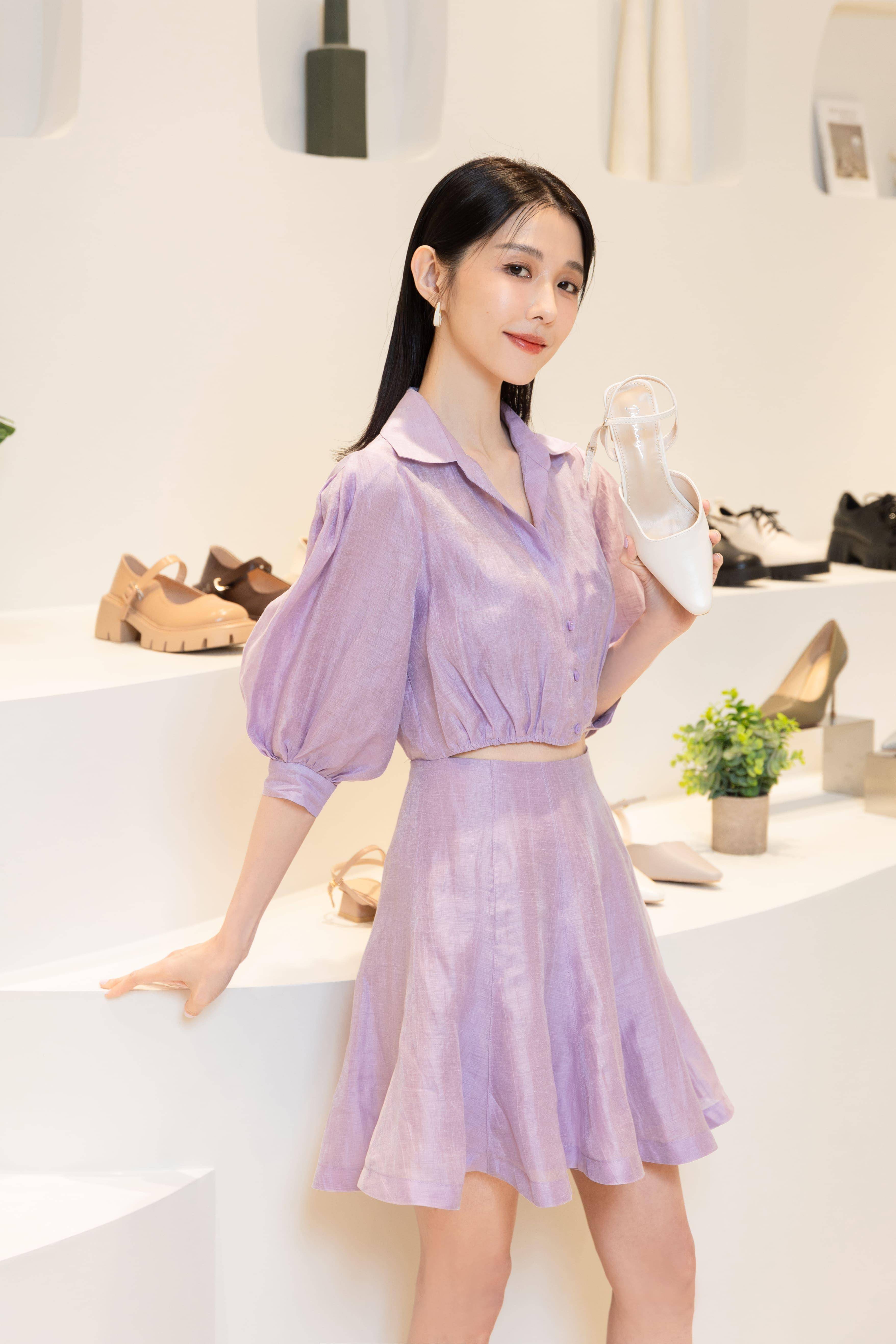 邵雨薇鞋子乱放被“老吴”碎碎念　踩9cm尖头鞋原地化身最佳女主角 最新资讯 图1张