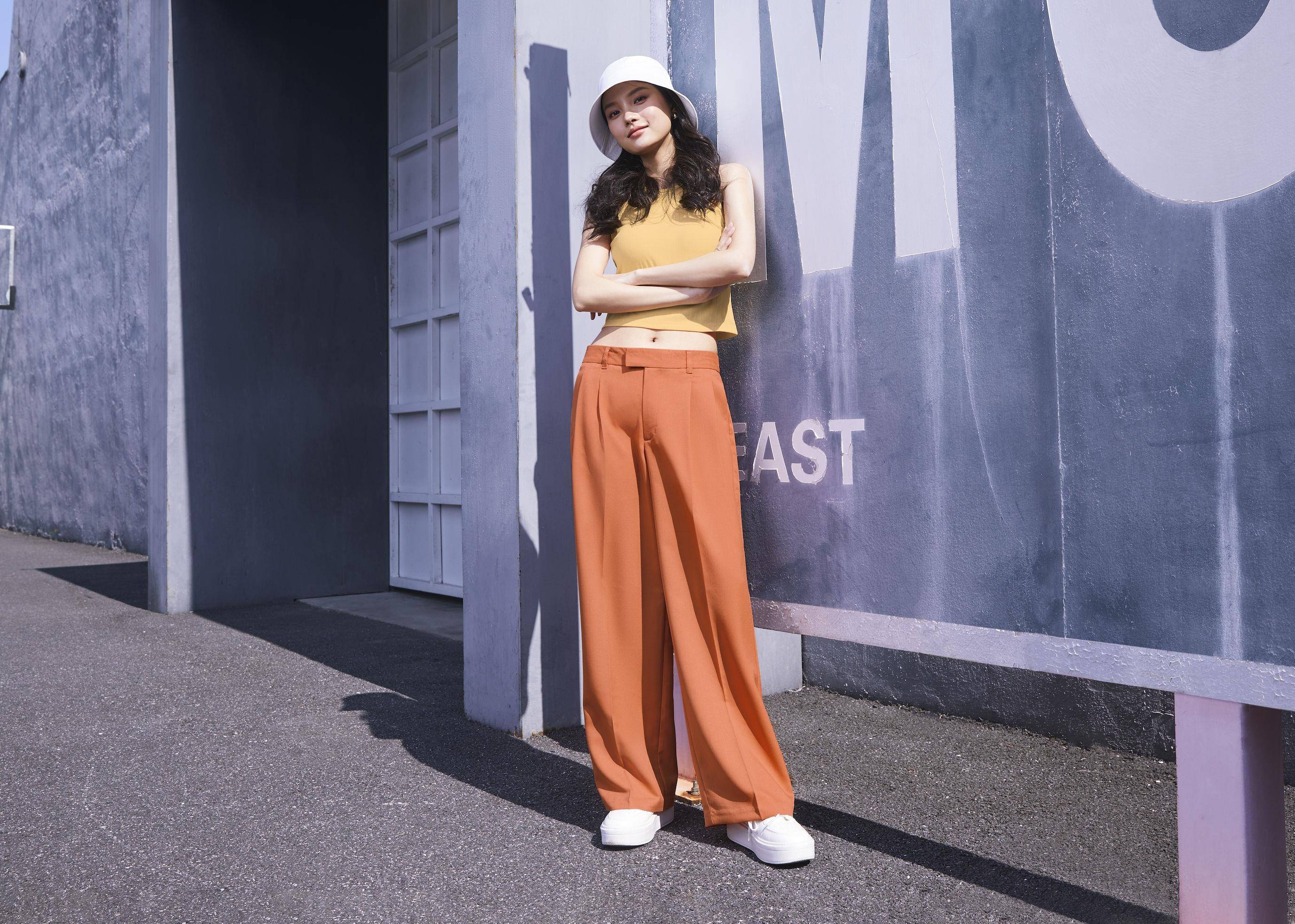 UNIQLO X JWA今年春夏吹起运动风！必败网球迷你裙套装、学院风针织衫 最新资讯 图10张