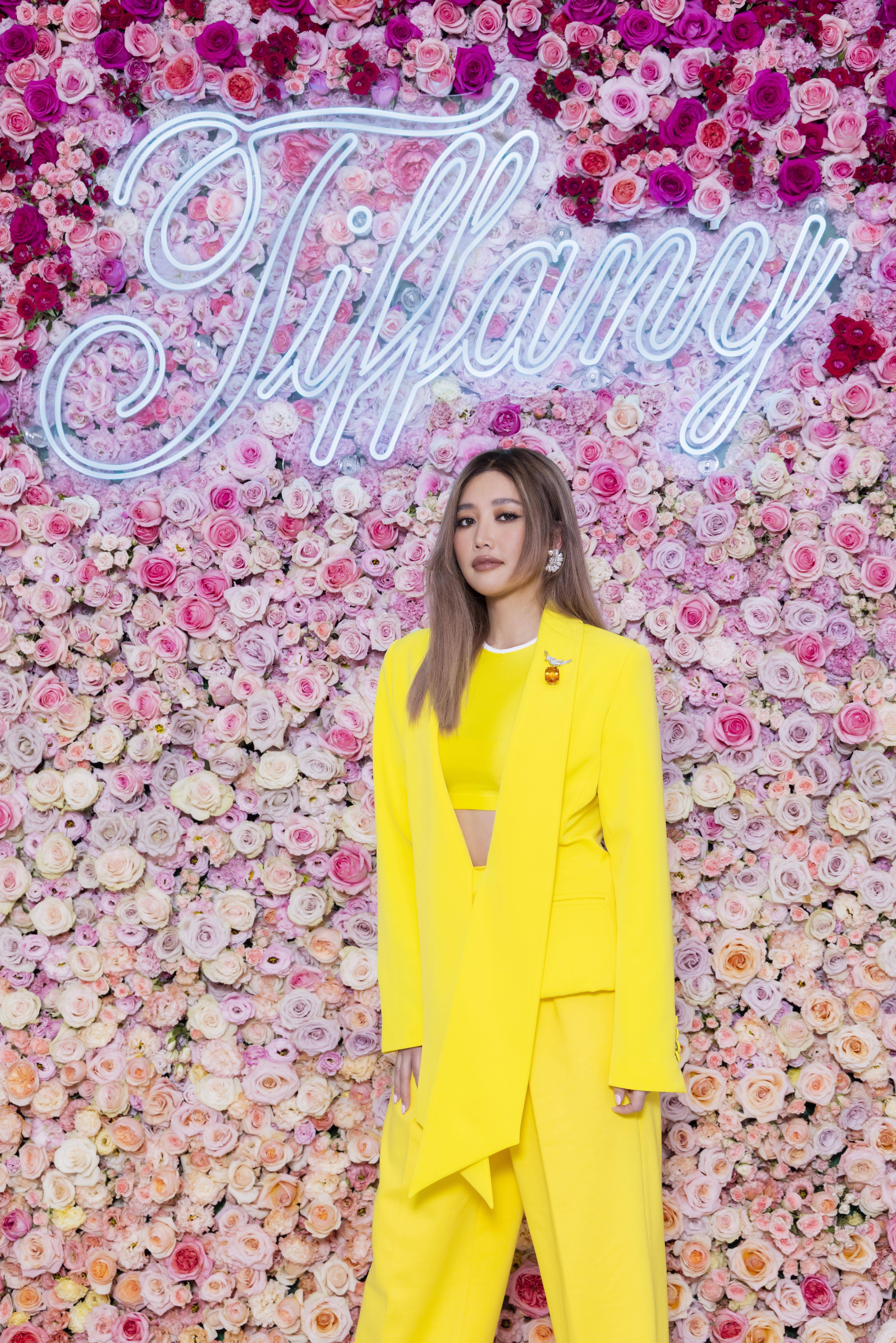 关颖大露香肩、事业线配Tiffany钻炼　辣妈完美曲线太吸睛 名人名流 图3张