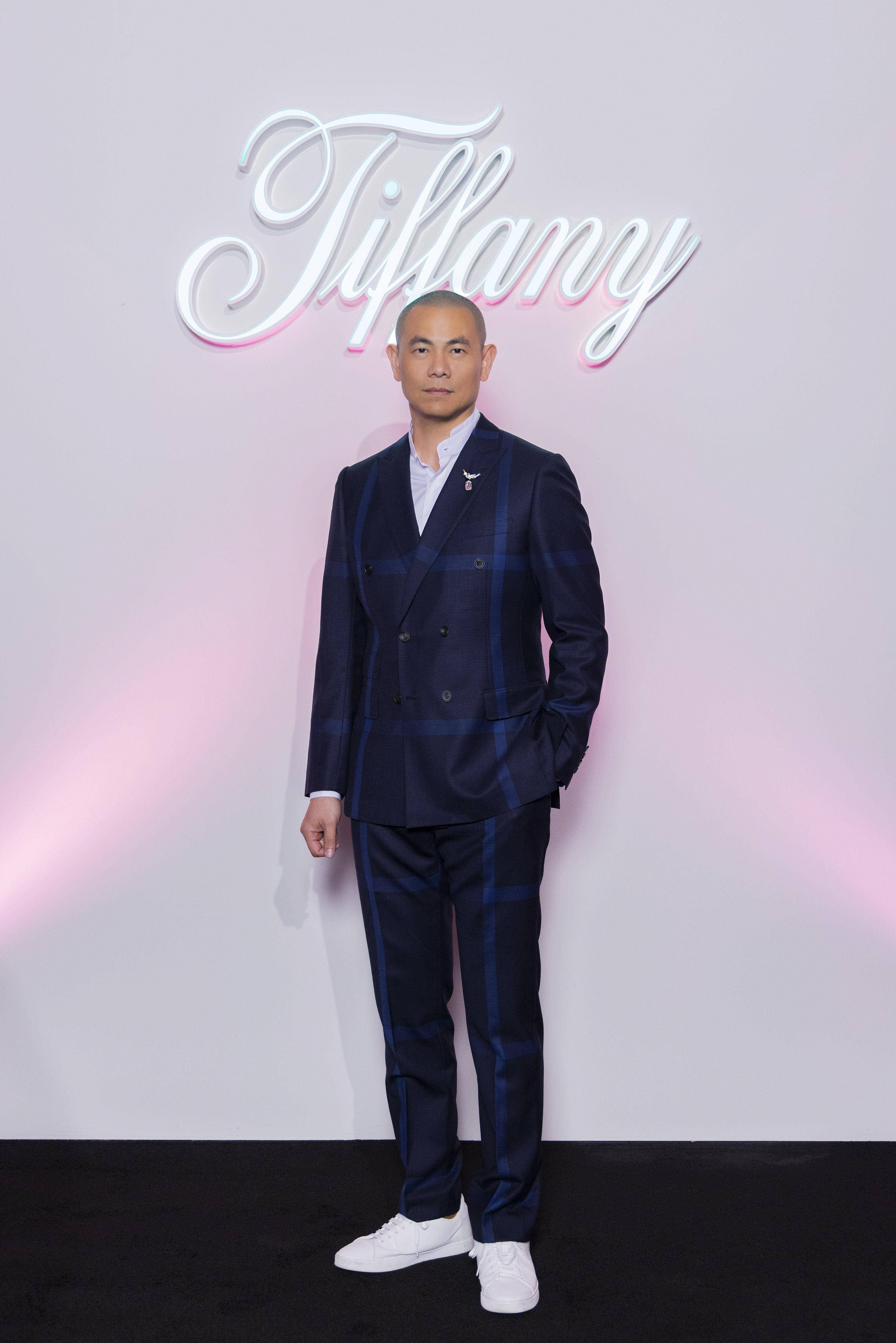 关颖大露香肩、事业线配Tiffany钻炼　辣妈完美曲线太吸睛 奢侈品牌 图4张