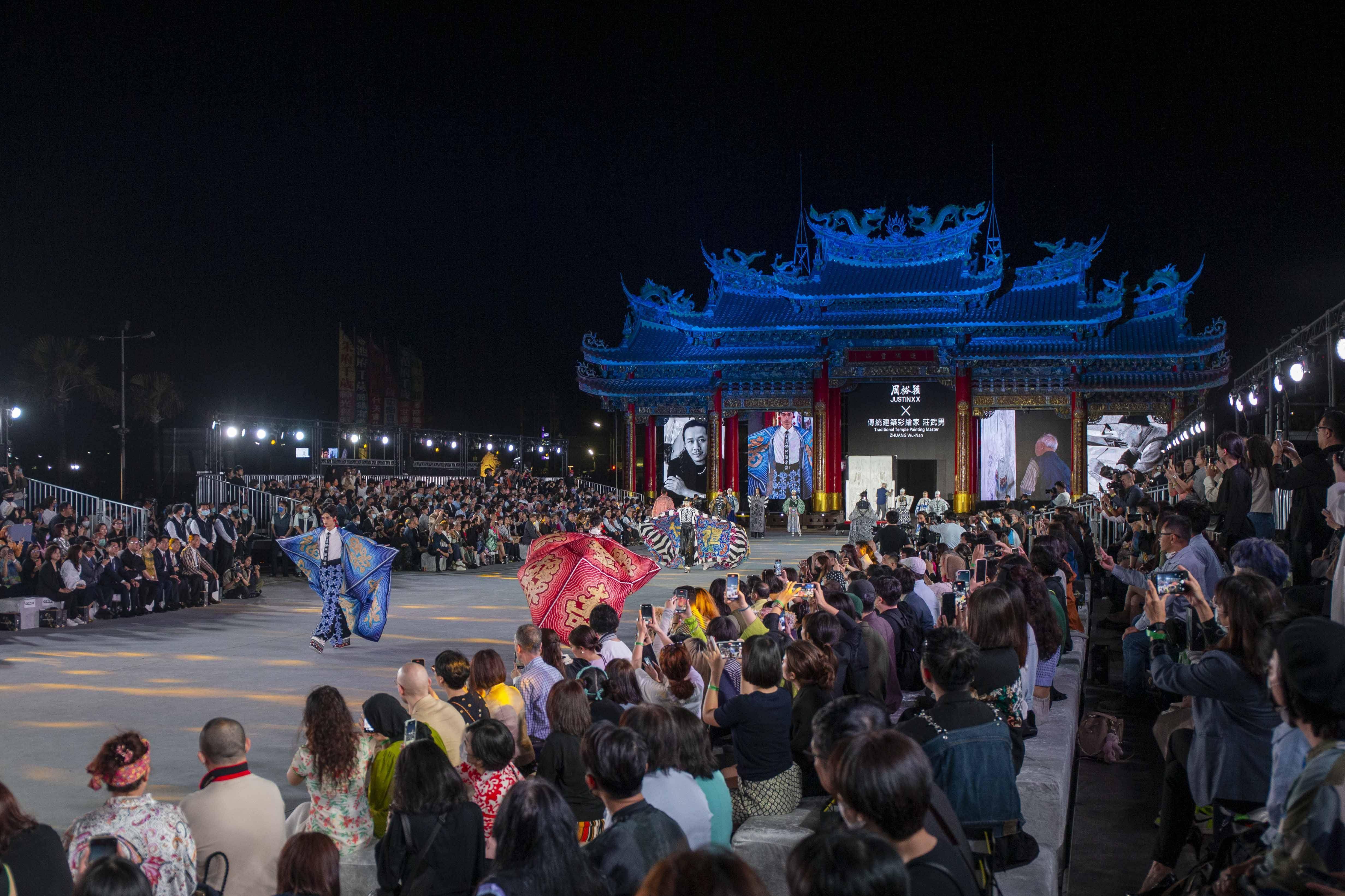 国民姐夫Akira台味十足“窗花西装”挺时装周　南鲲鯓代天府变伸展台 名人名流 图5张