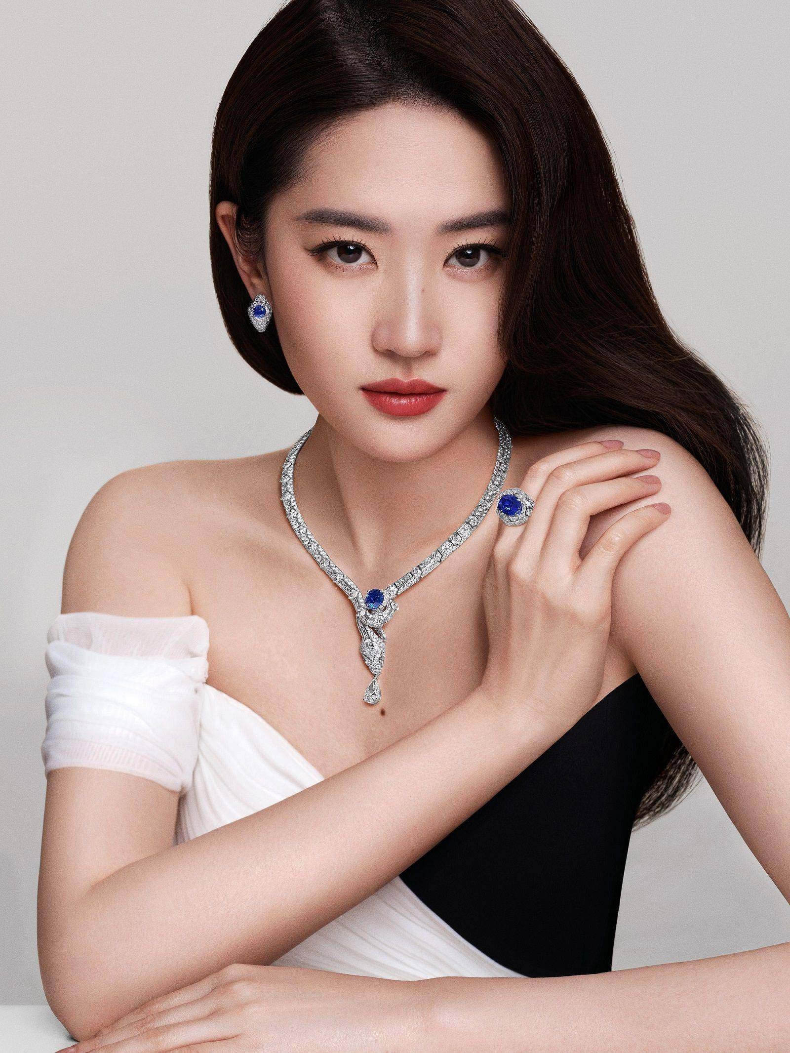“神仙姐姐”刘亦菲变蛇魔女　网赞和宝格丽“好配” 奢侈品牌 图1张