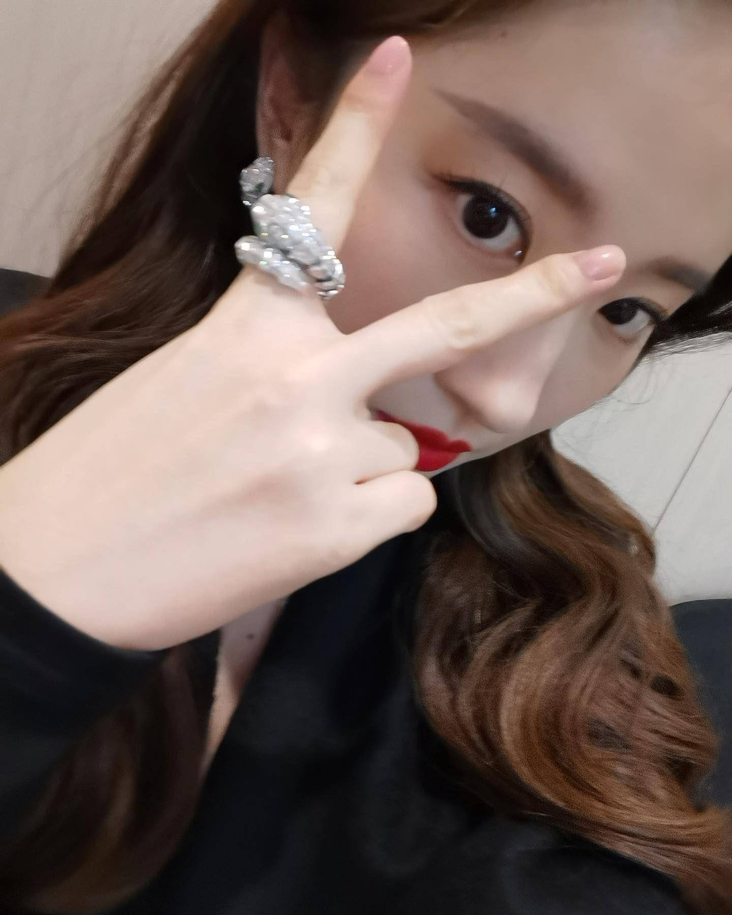 “神仙姐姐”刘亦菲变蛇魔女　网赞和宝格丽“好配” 奢侈品牌 图2张