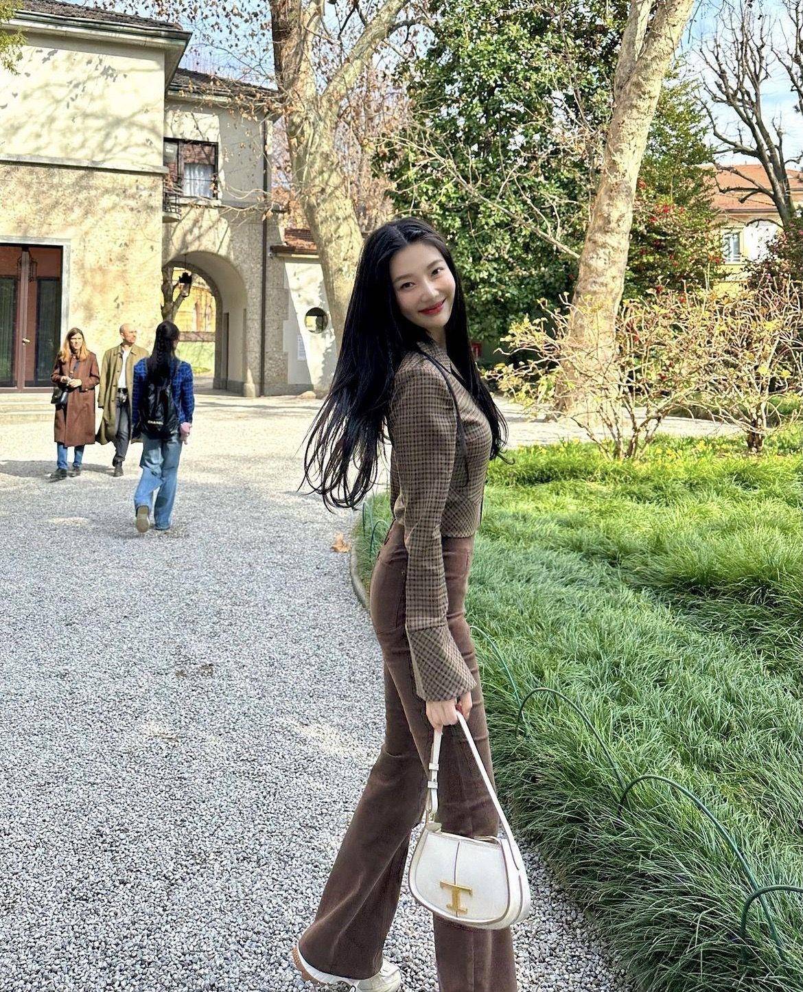 韩韶禧、Jennie出镜率最高出游“拍照姿势”　简单1招女明星感拉满 名人名流 图7张