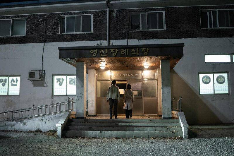 《黑暗》宋慧乔、李到?没CP感？　4套情侣穿搭藏造型师巧思 最新资讯 图6张
