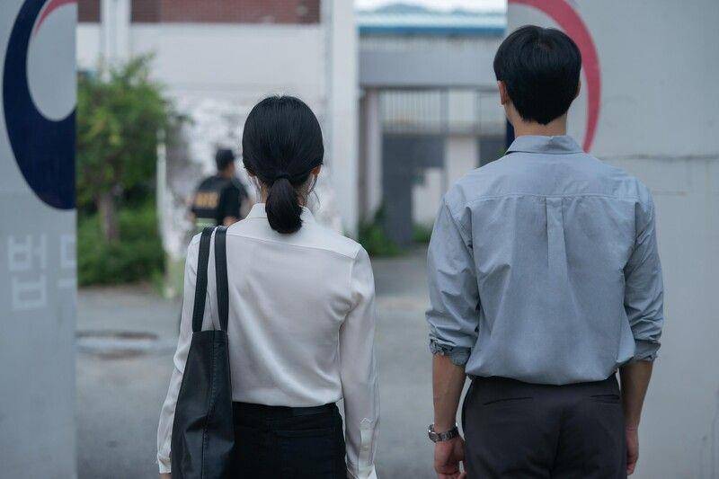 《黑暗》宋慧乔、李到?没CP感？　4套情侣穿搭藏造型师巧思 最新资讯 图7张