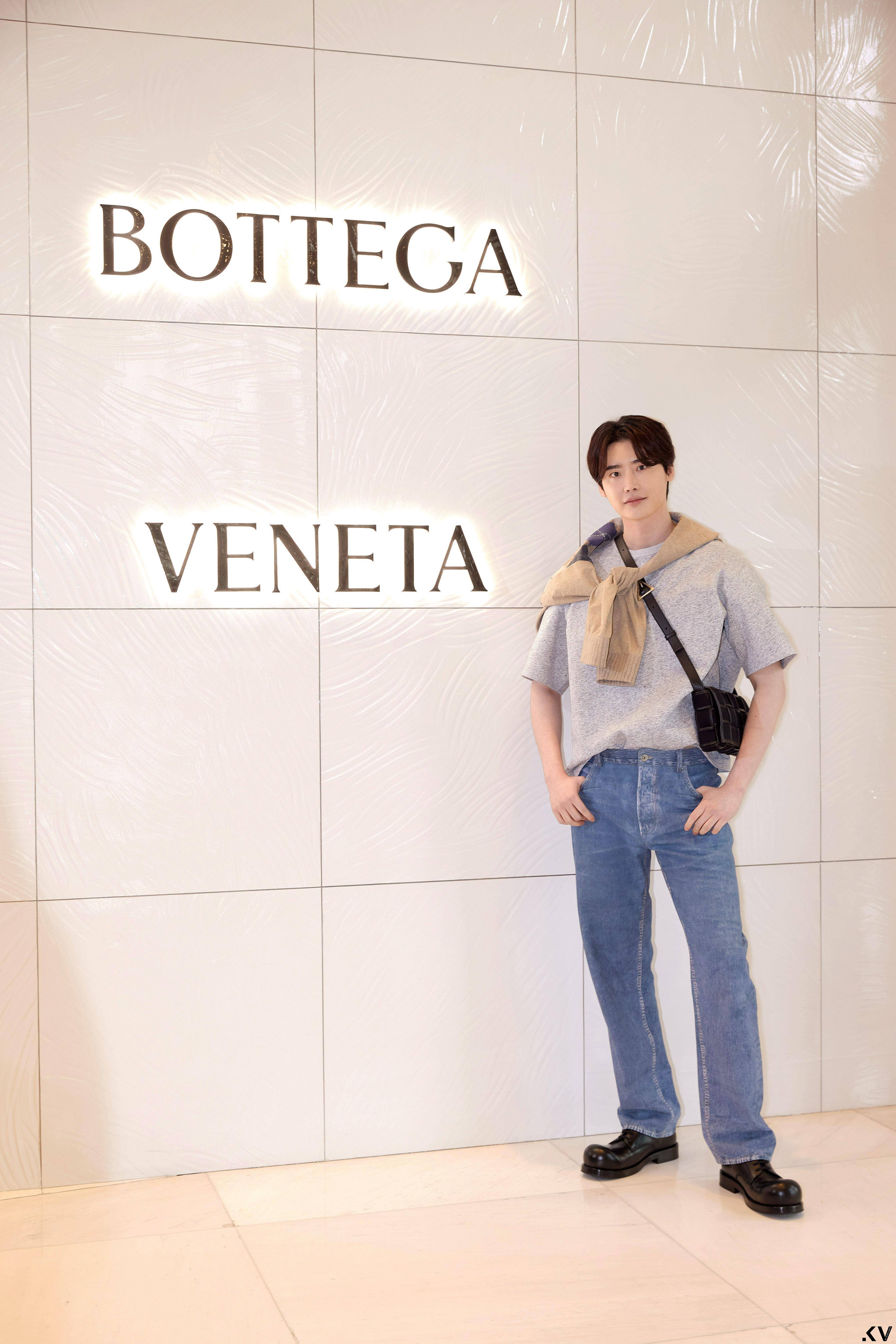 说・流行／小废包没过时！Bottega Veneta糖果包“热卖款全缩小”新色太Q 时尚穿搭 图8张