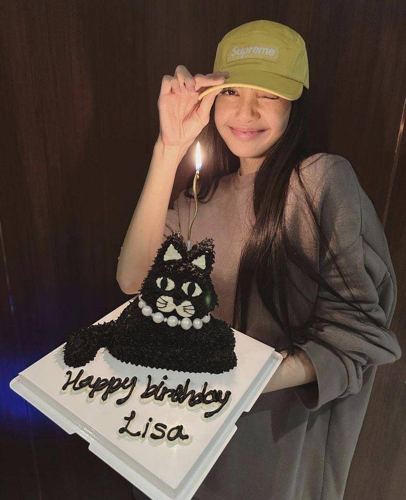 Lisa生日礼物收到手软　宝格丽送项炼、CELINE印名字旅行袋超贴心 奢侈品牌 图1张