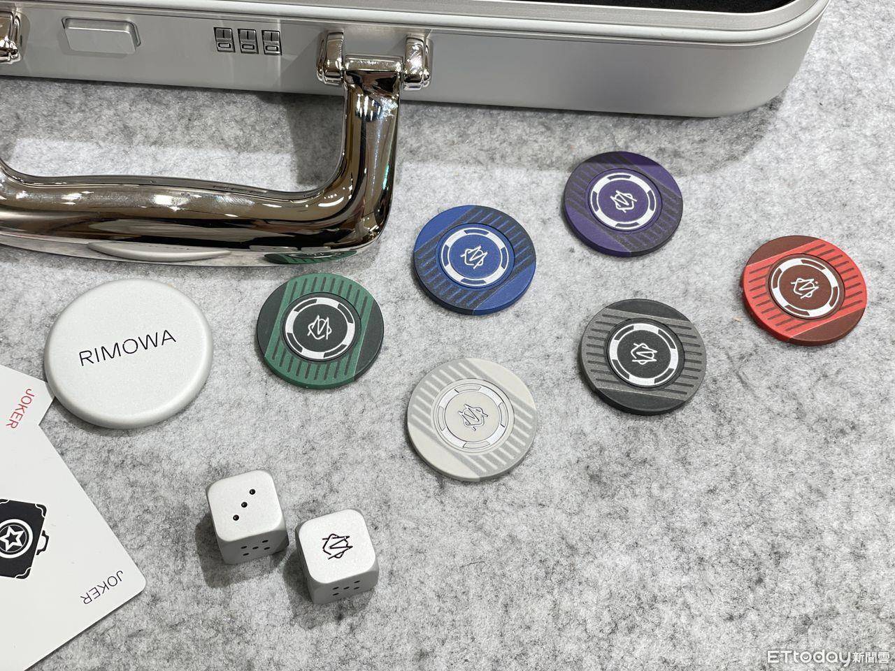 RIMOWA特务手提箱竟是豪华扑克牌组！KAI抢先入手GUCCI X FPM超帅行李箱 时尚穿搭 图3张