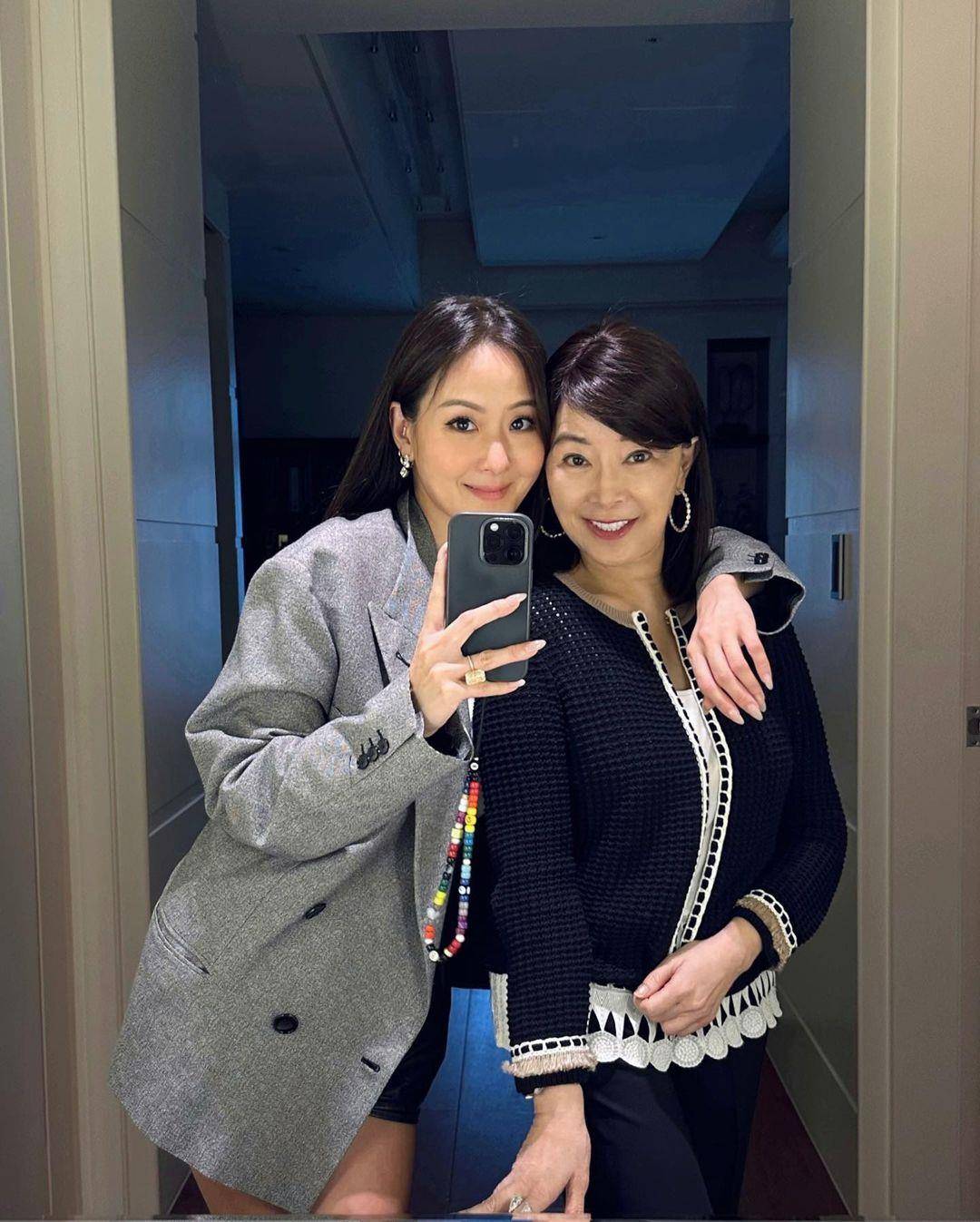 孙芸芸同框68岁妈妈像姊妹！逆龄神基因钓出萧亚轩喊：嫉妒 名人名流 图1张