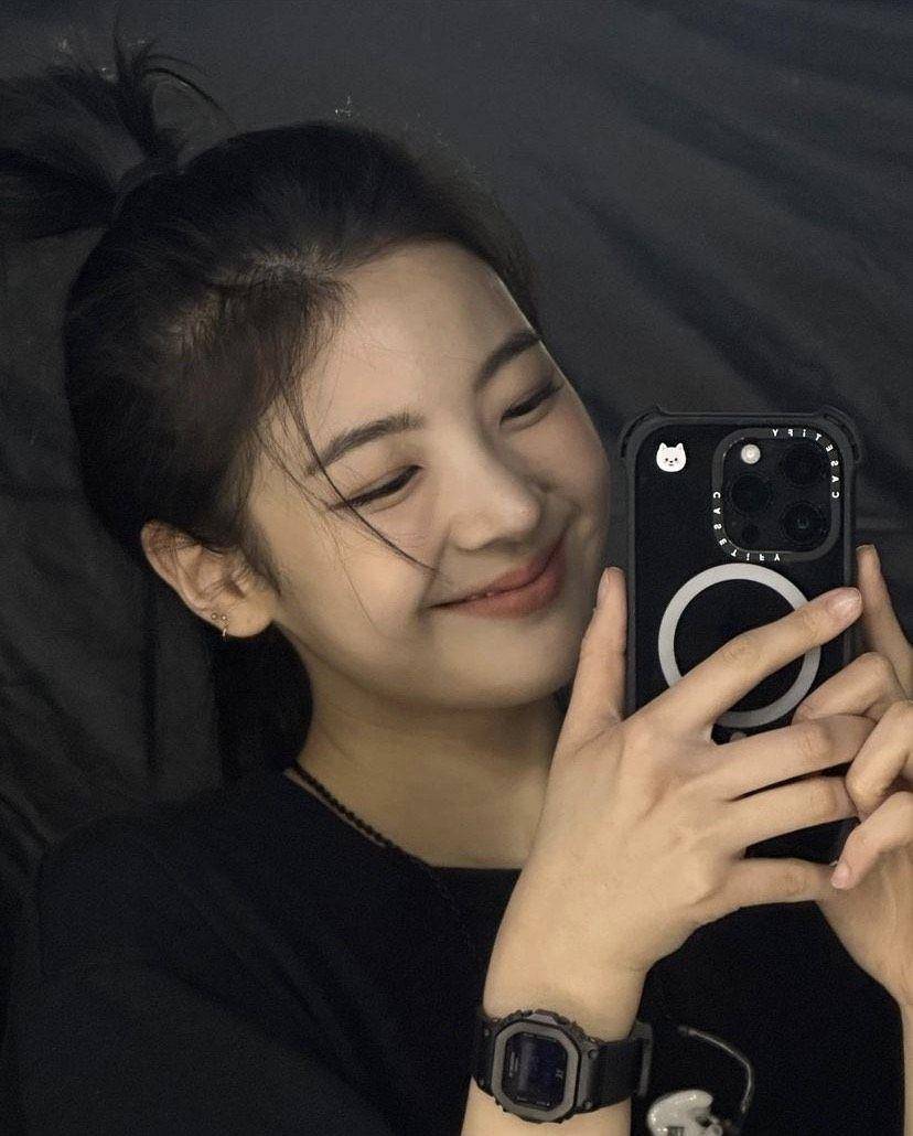 ITZY主唱Lia黑表出自名家之手　G-SHOCK联名山本耀司万元有找 最新资讯 图2张