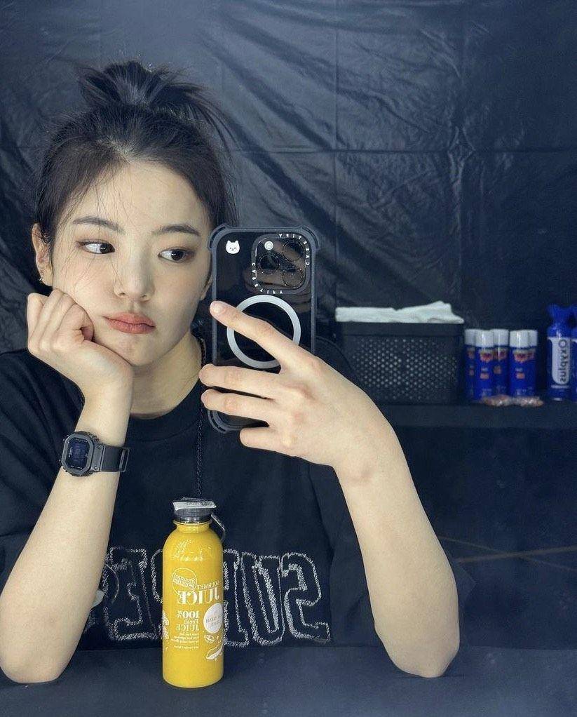 ITZY主唱Lia黑表出自名家之手　G-SHOCK联名山本耀司万元有找 最新资讯 图1张