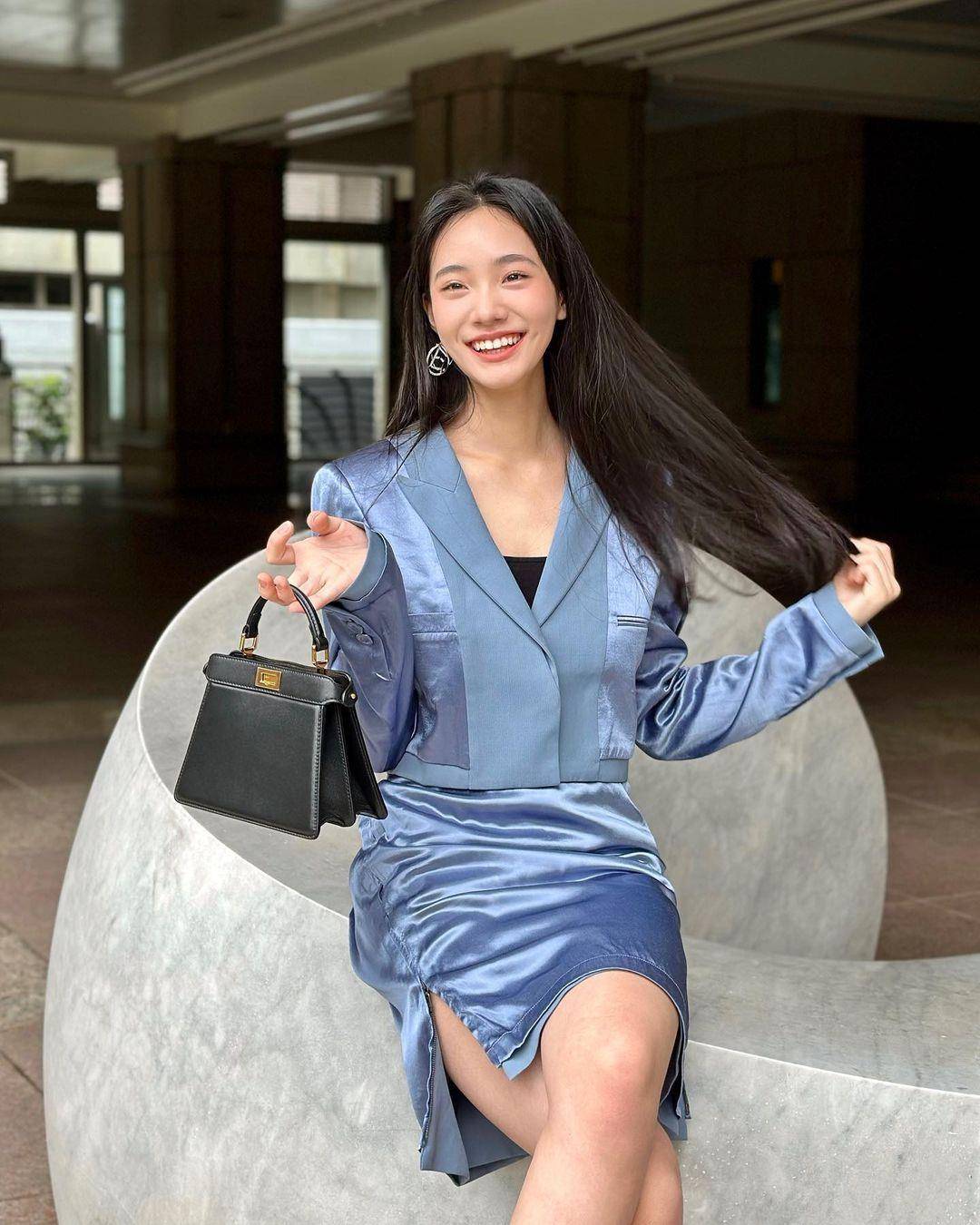 小S二女儿Lily神似《黑暗》林智妍　差17岁“撞蚂蚁腰”飘仙气 名人名流 图8张