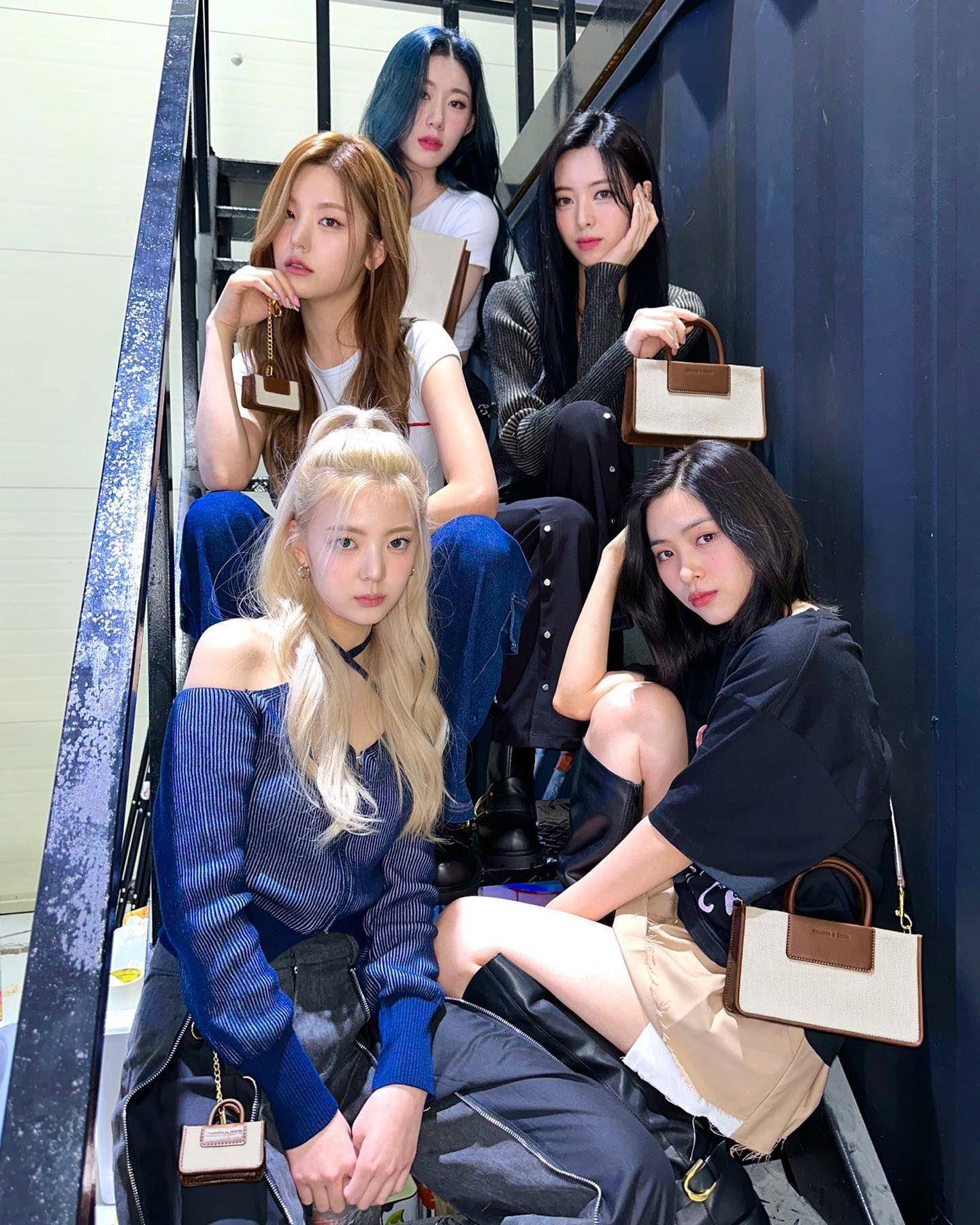 ITZY露美腿纤腰秀运动风　唯一包紧紧彩领靠粉红G-SHOCK突围 名人名流 图7张