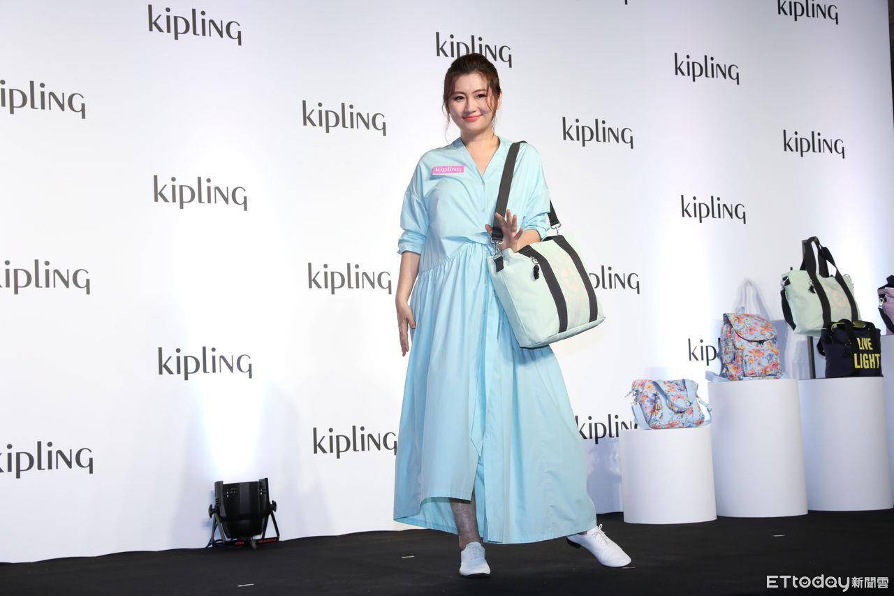 Selina挺5个月孕肚亮相Kipling　透露胎教音乐听的是“S.H.E全集”！ 最新资讯 图2张