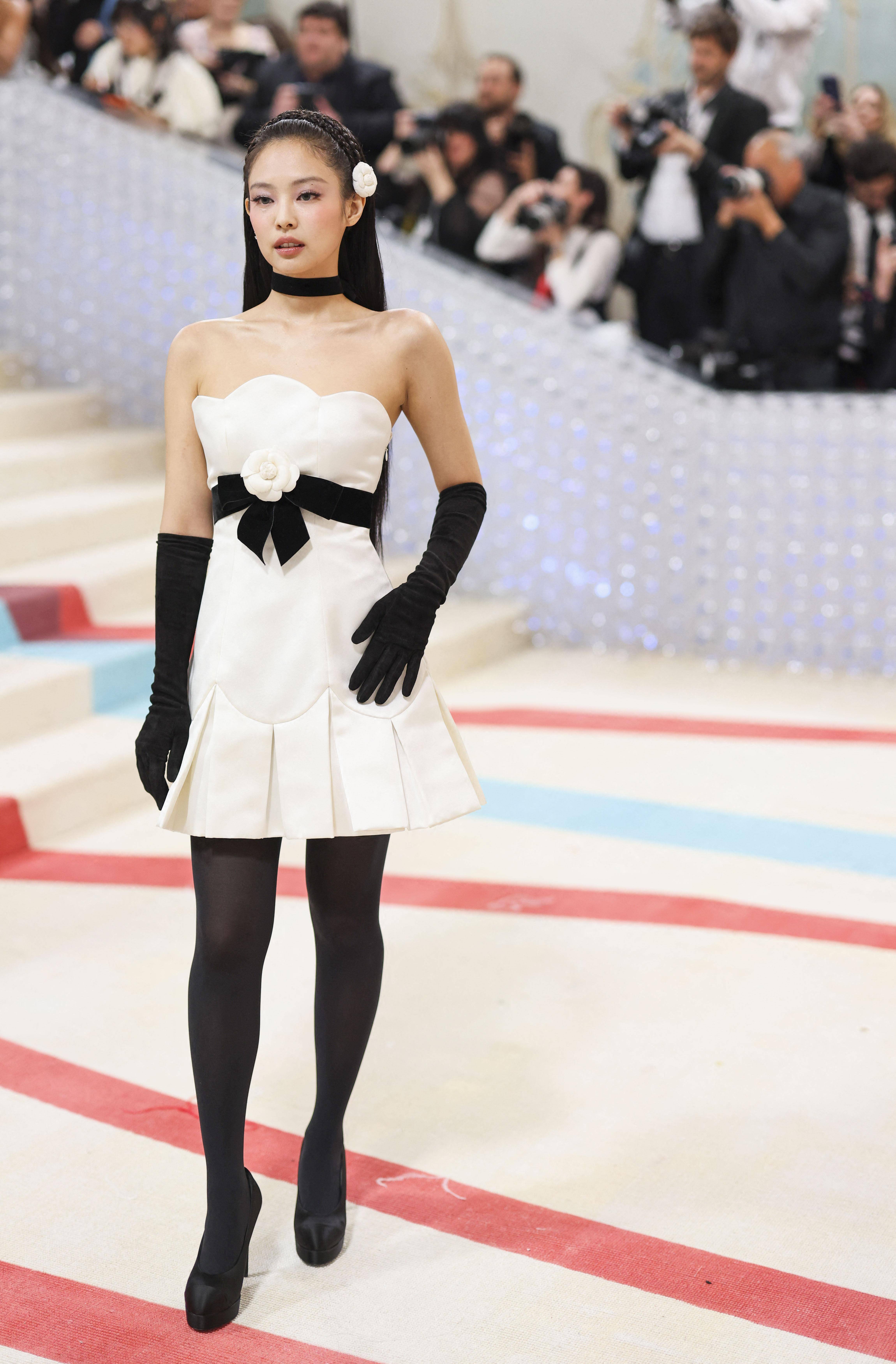 MET Gala／Jennie穿香奈儿古董裙初登场　宋慧乔公主切发型气势全开 名人名流 图1张