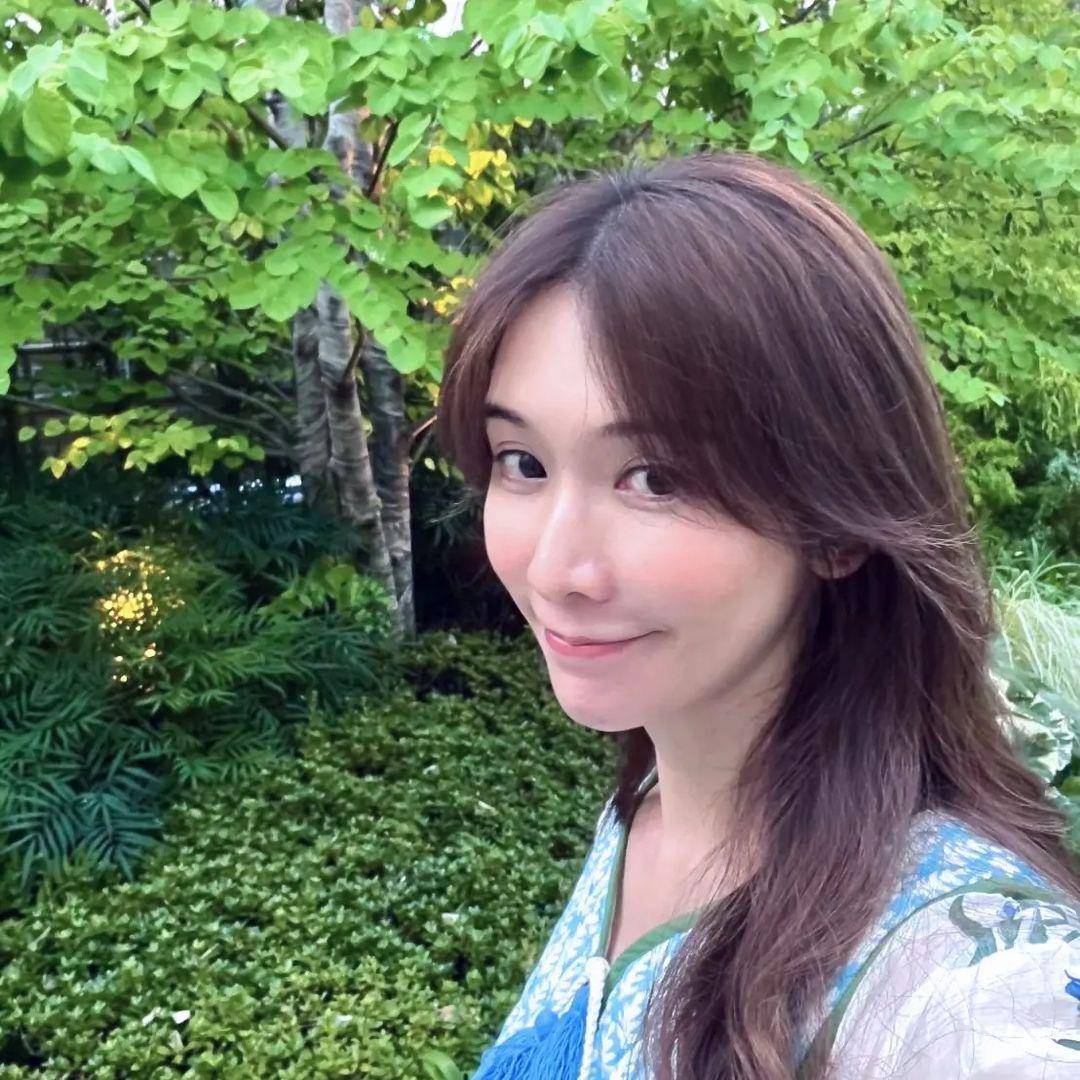 林志玲完美套进“4年前婚礼礼服”！自曝当妈后也曾发胖、有腰间肉 名人名流 图2张