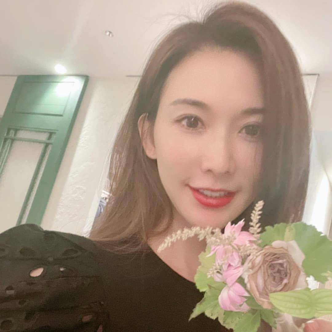 林志玲完美套进“4年前婚礼礼服”！自曝当妈后也曾发胖、有腰间肉 名人名流 图4张
