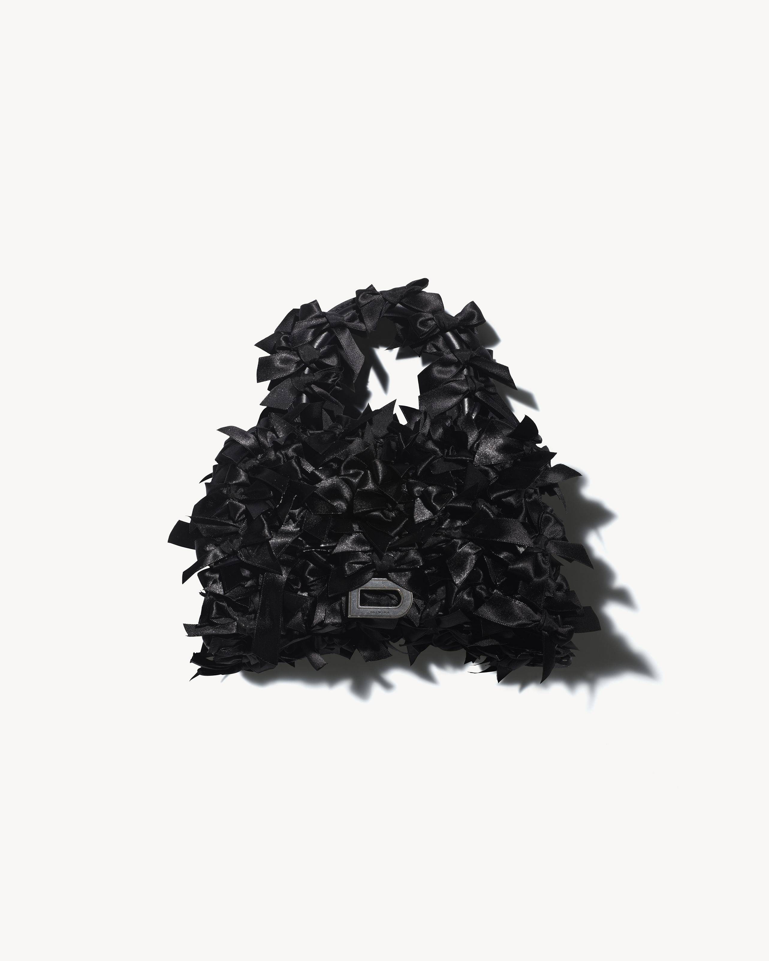 在试衣间拍照BALENCIAGA都知道！“对镜自拍大片”秋季沙漏包新登场 时尚穿搭 图5张